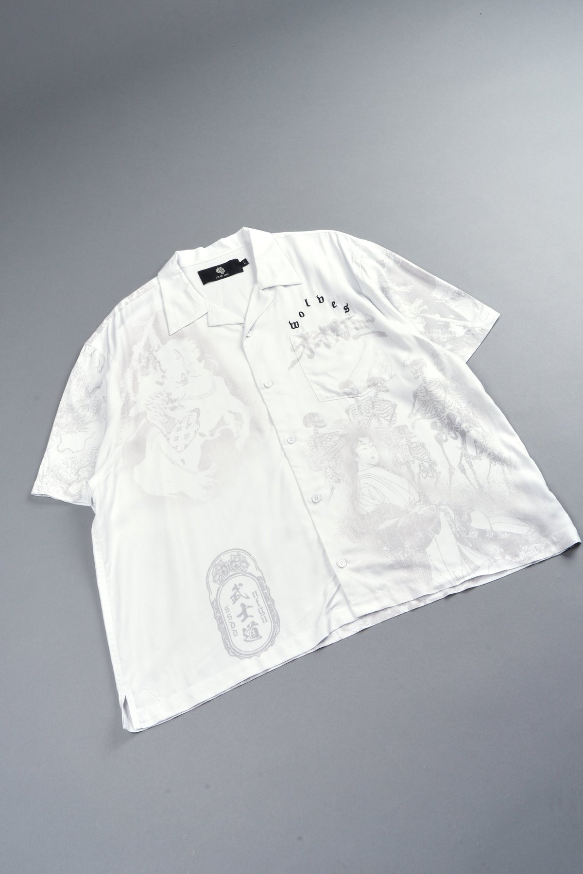 Ronin'S Lament Romero Mid Length Button Up in Cream — imagem 8