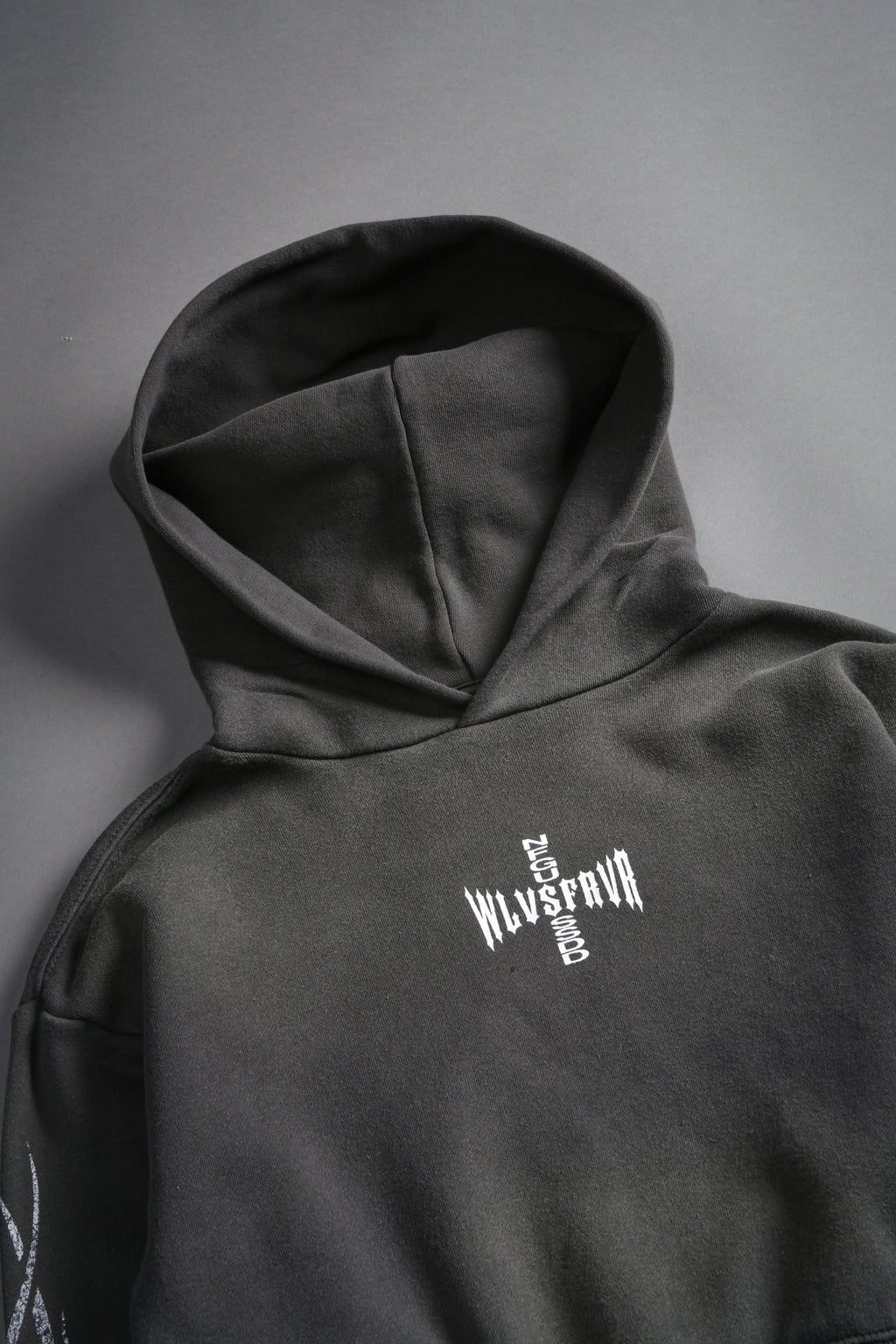 Finite Flame "Rose" She Hoodie in Wolf Gray Drift Wash — imagem 6