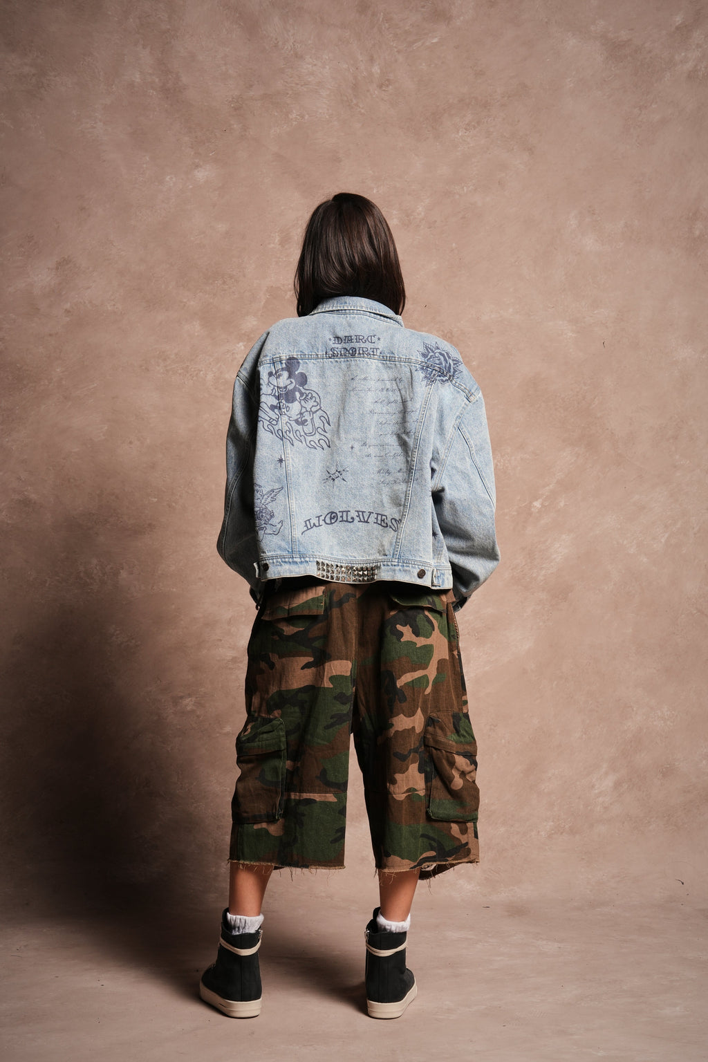 Mickey Flash Cropped American Denim Jacket in Light Wash