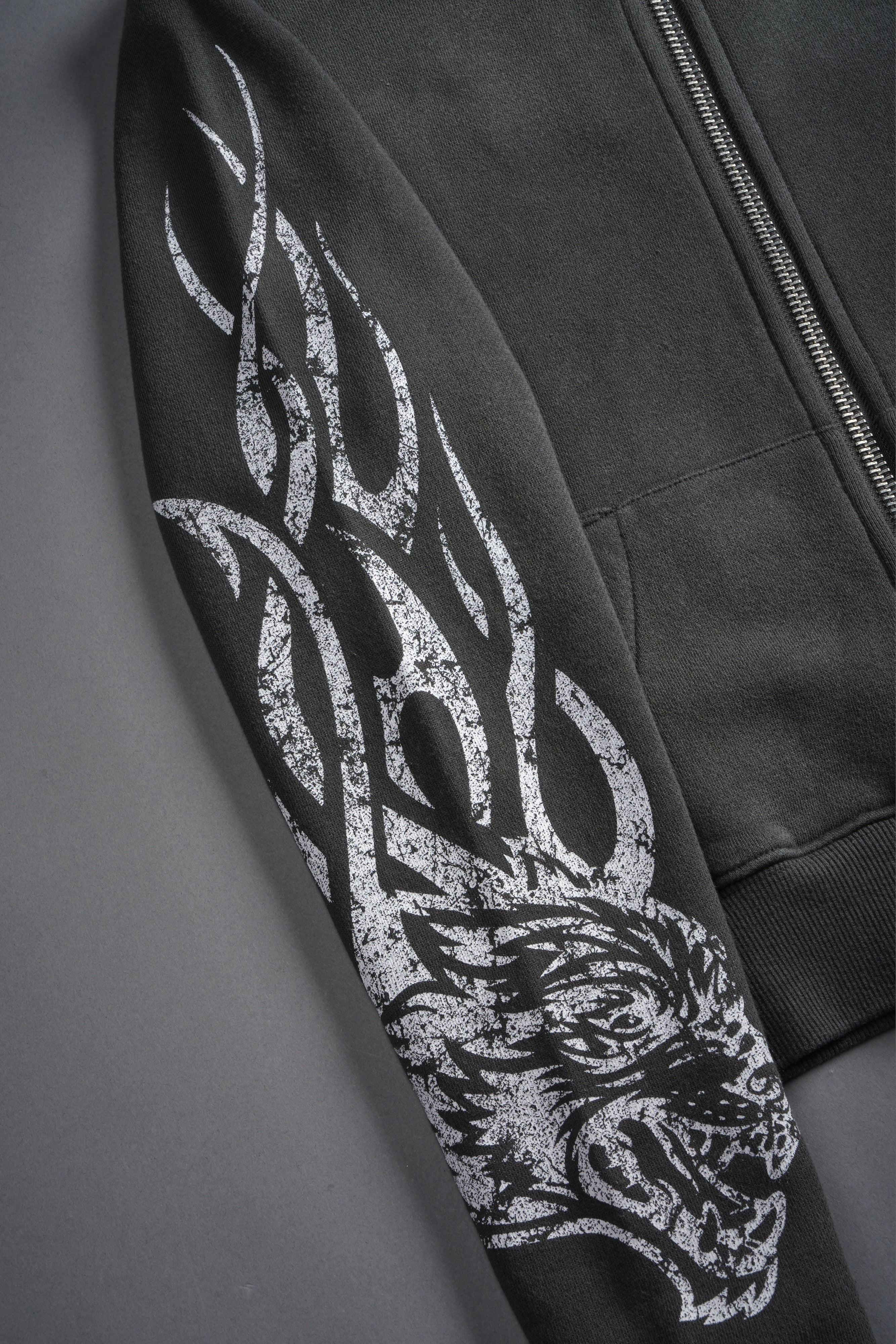 Finite Flame "Iris" Zip Up She Hoodie in Wolf Gray Drift Wash — imagem 12