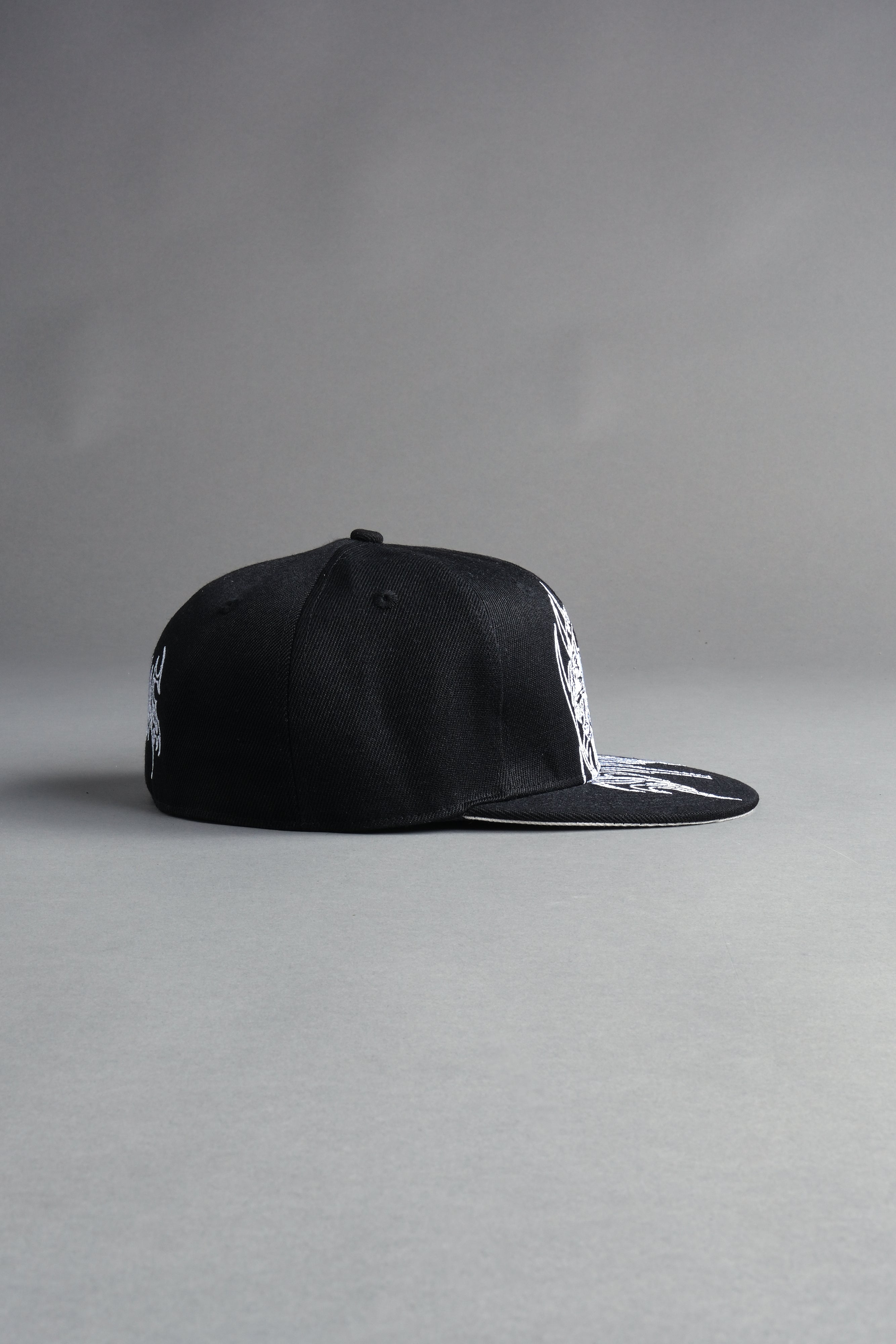 Finite Flame Fitted Cap in Black — imagem 6