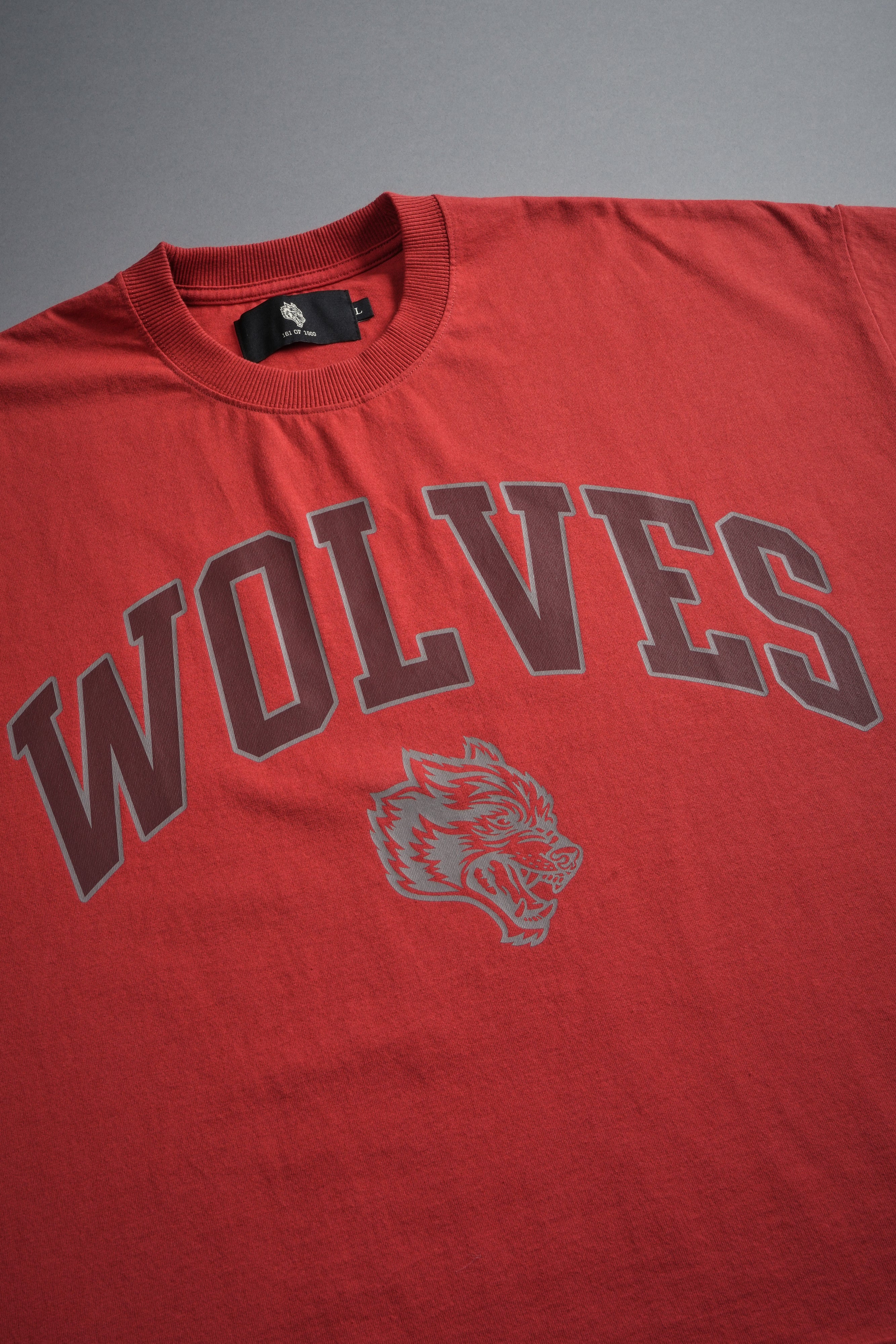 Loyalty Frvr Grunge Cut-Off Tee in Roman Red — imagem 7
