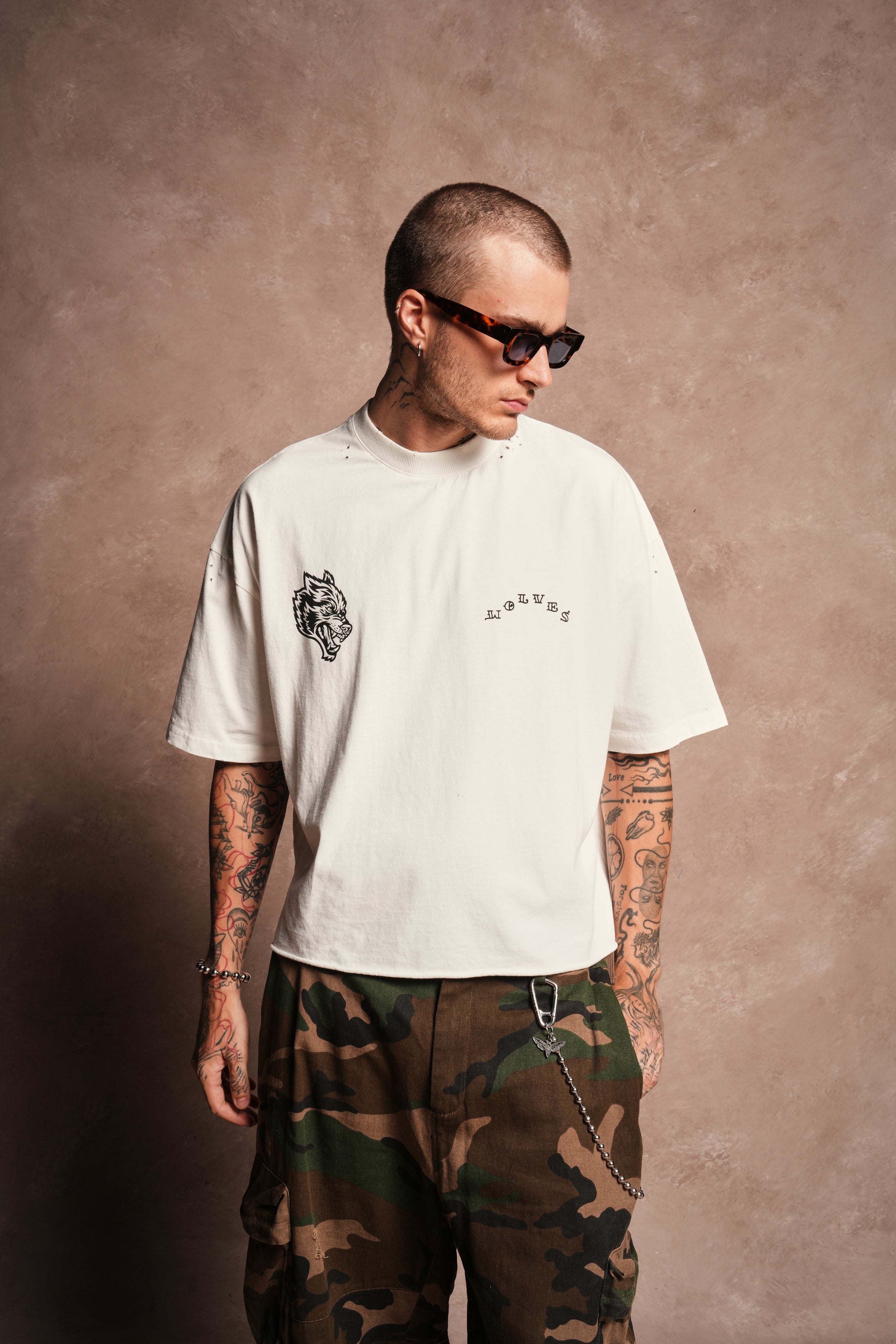 Big Bad Wolf Pyramd Distressed Grunge Box Cut Tee V2 in Cream