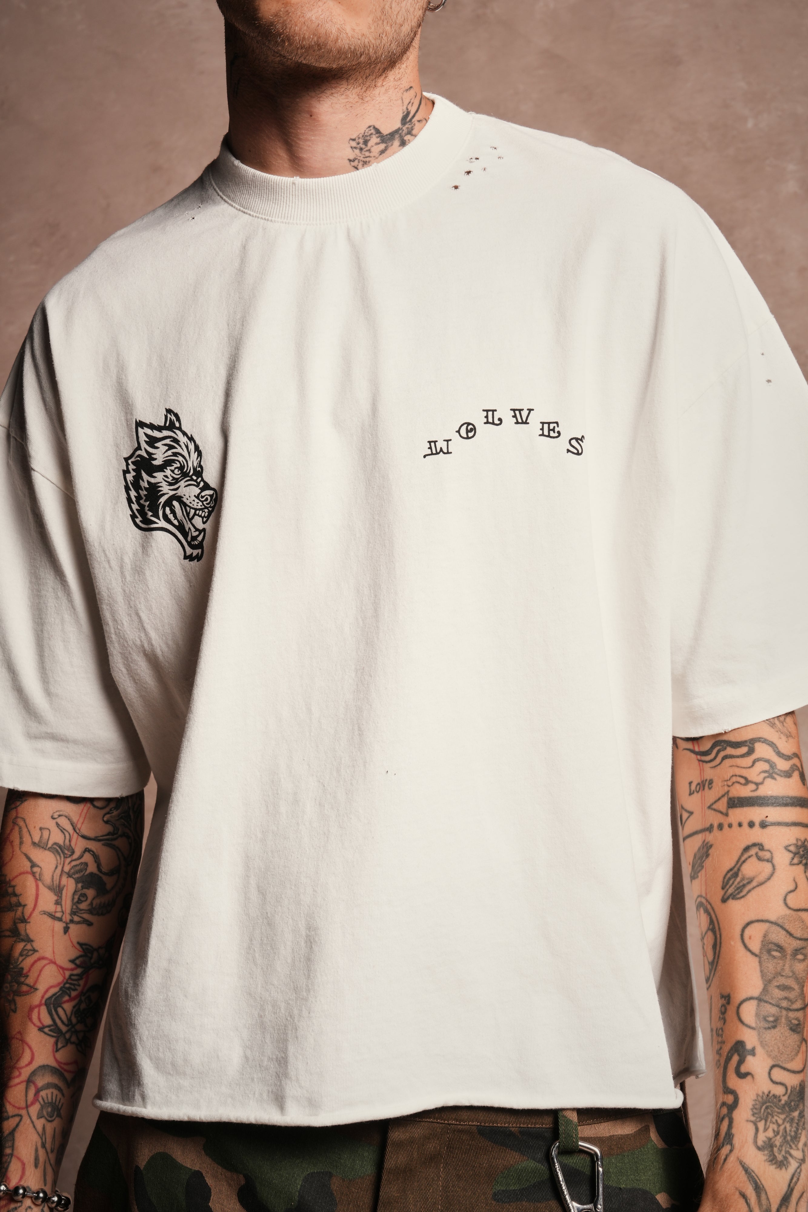 Big Bad Wolf Pyramd Distressed Grunge Box Cut Tee V2 in Cream