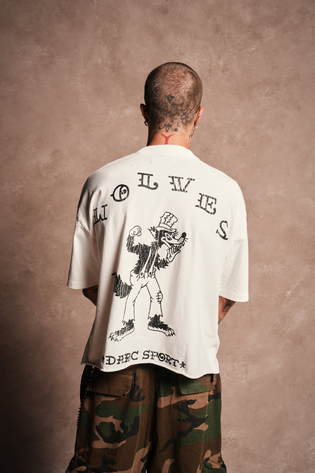 Big Bad Wolf Pyramd Distressed Grunge Box Cut Tee V2 in Cream