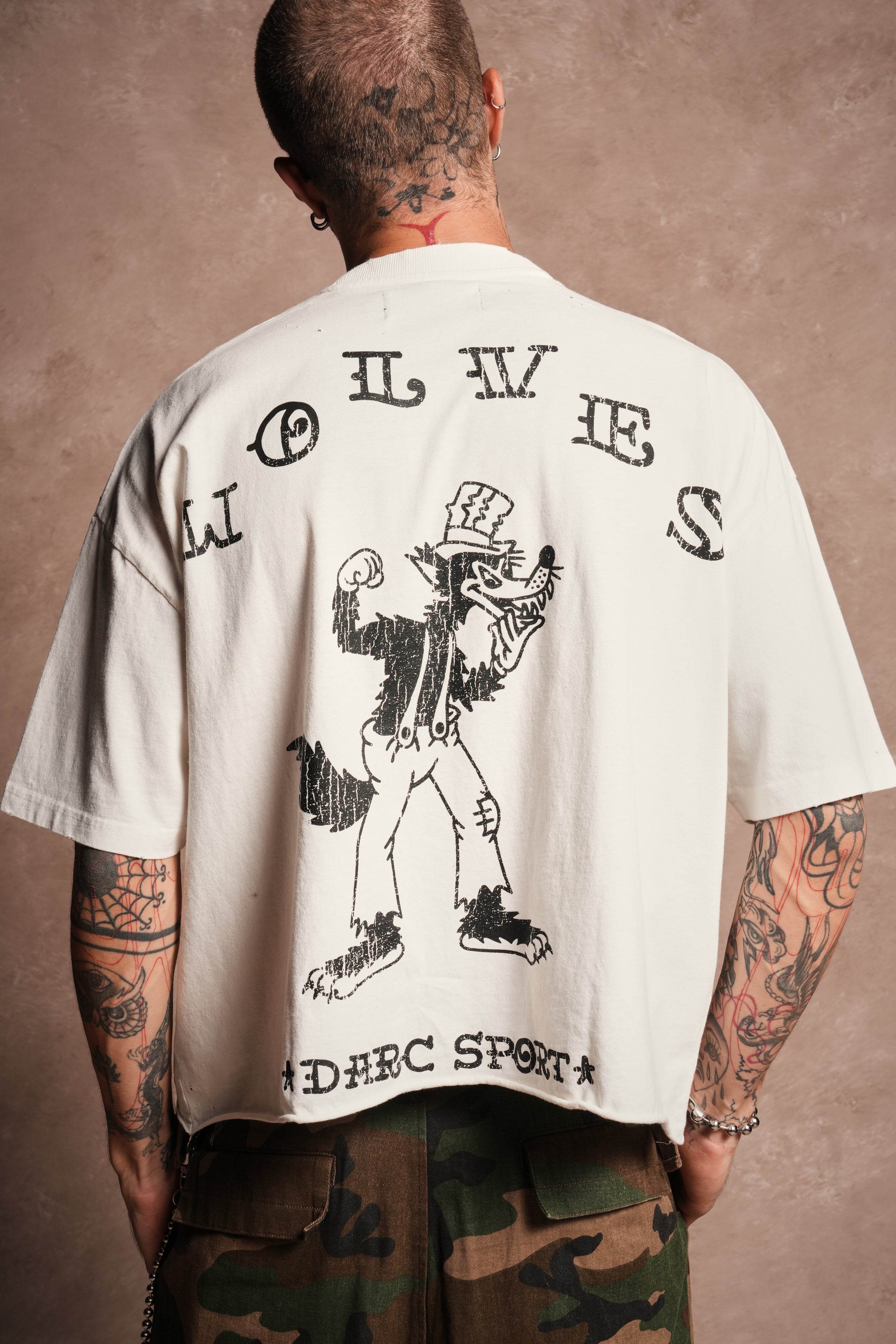 Big Bad Wolf Pyramd Distressed Grunge Box Cut Tee V2 in Cream