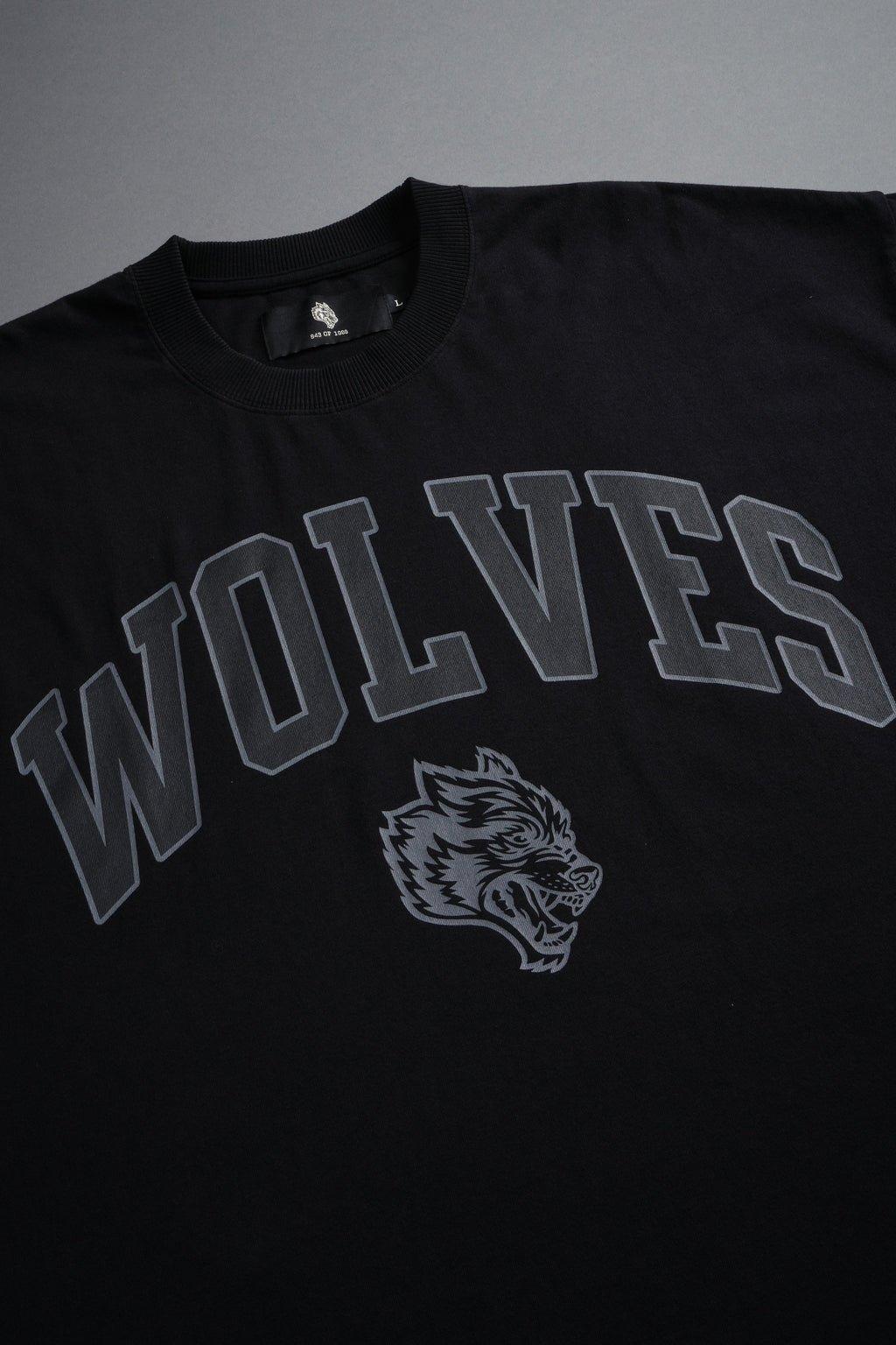 Loyalty Frvr Grunge Cut-Off Tee in Black — imagem 10