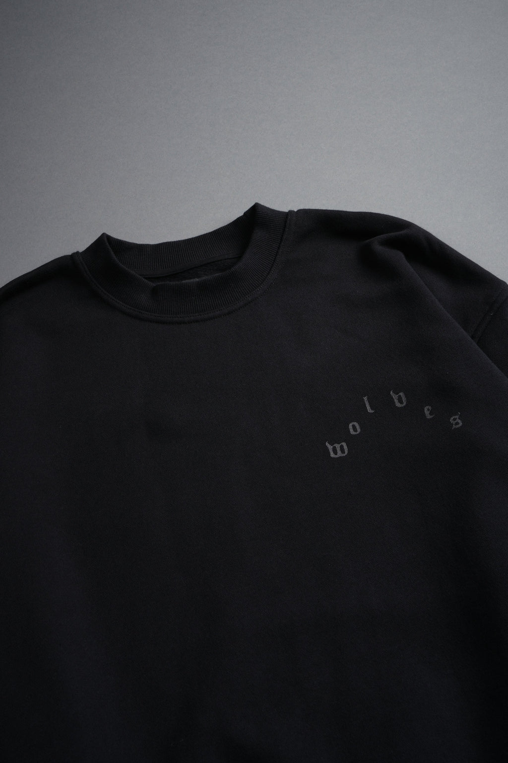 Lineage Frvr London Crewneck in Black — imagem 9