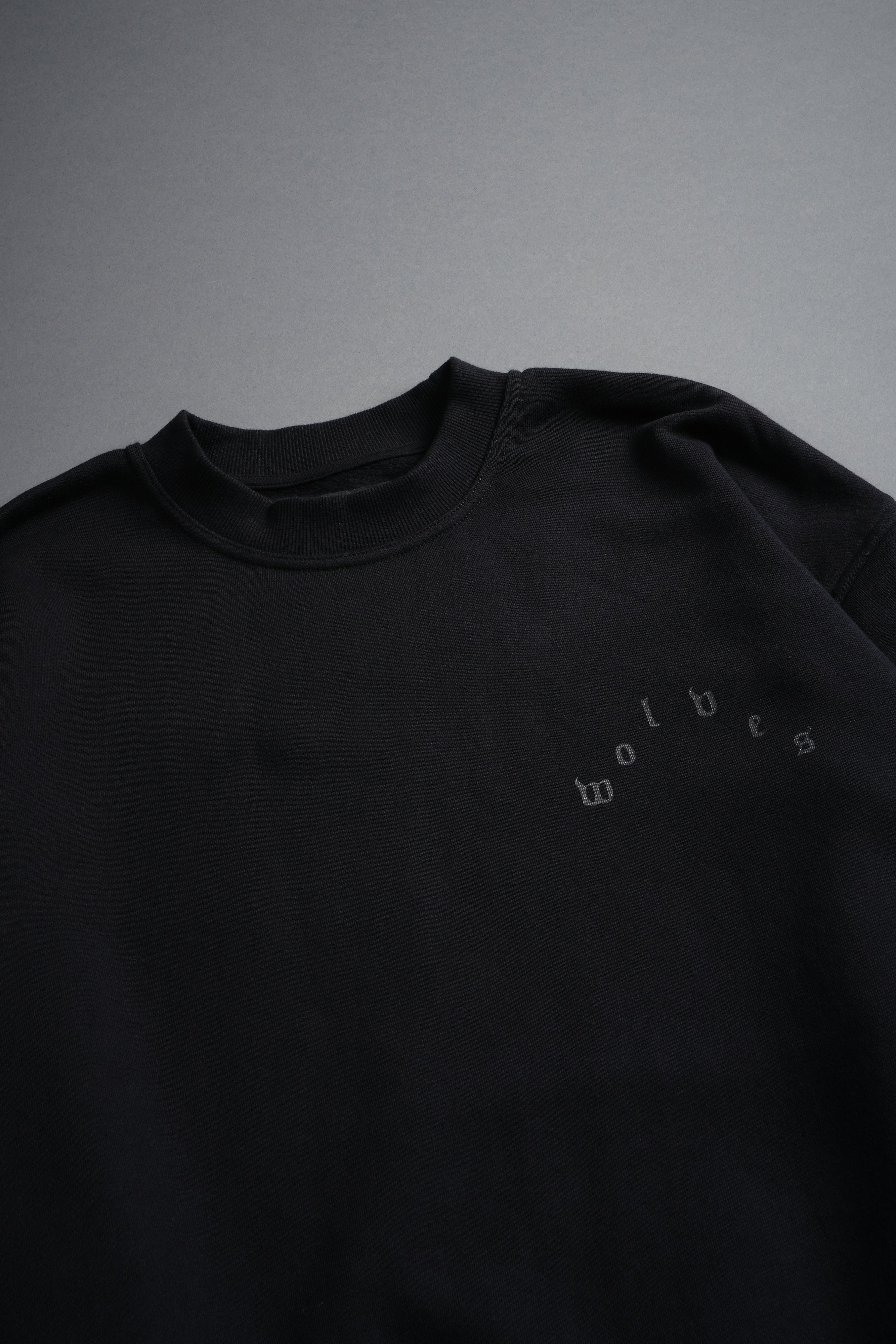 Lineage Frvr London Crewneck in Black — imagem 9