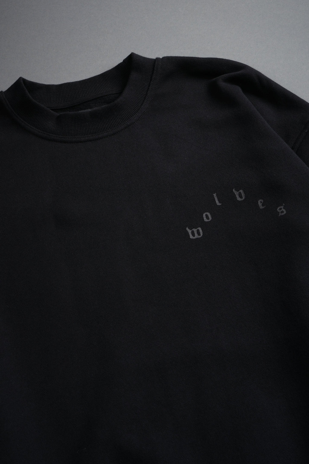 Lineage Frvr London Crewneck in Black — imagem 10