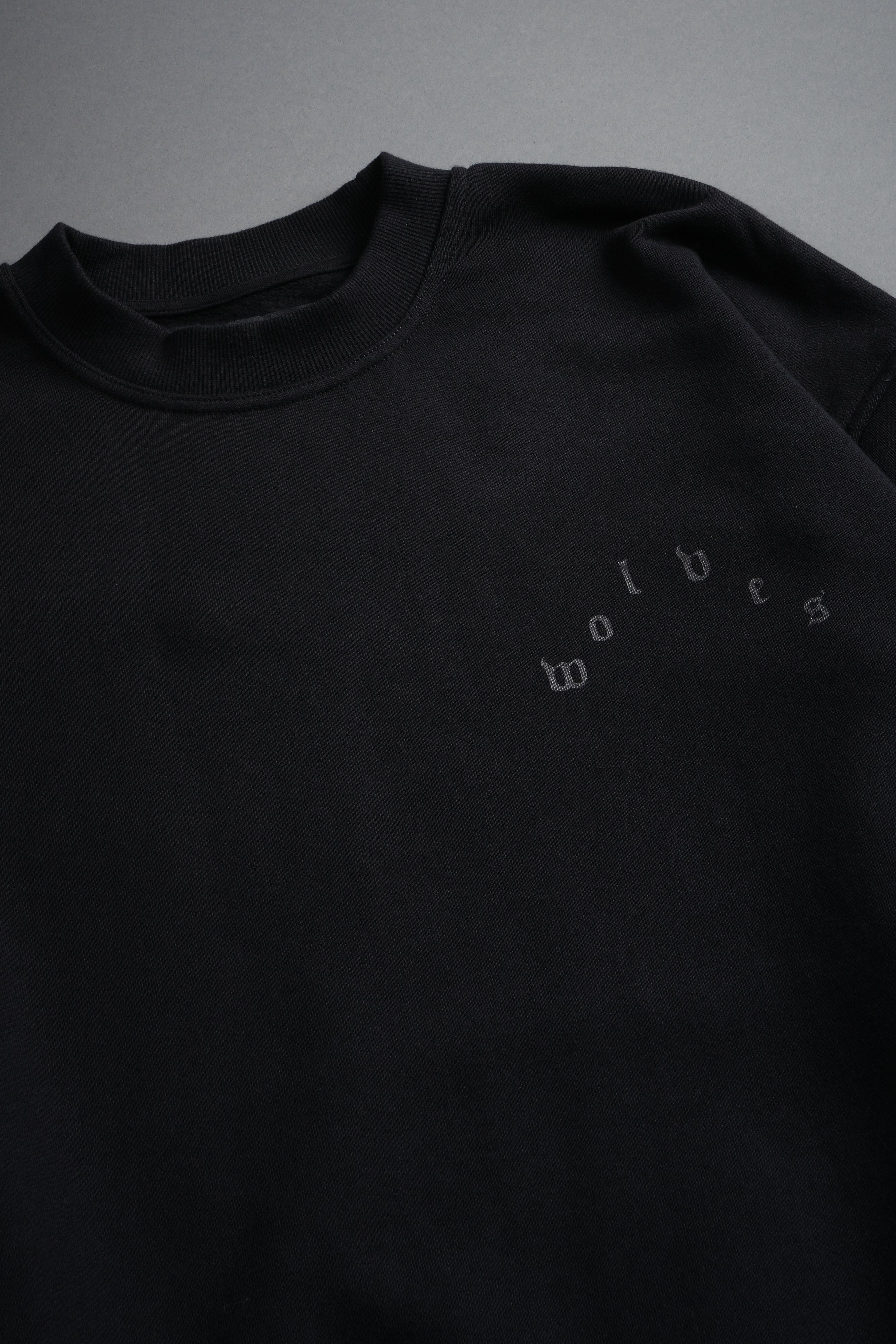 Lineage Frvr London Crewneck in Black — imagem 10