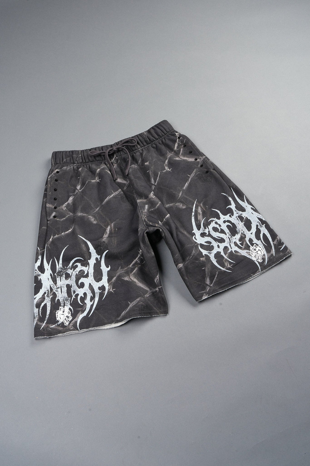 Ssddnfgu Raw Hem Oversized Post Lounge Sweat Shorts In Darc Thorns