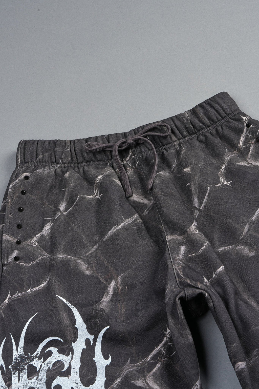 Ssddnfgu Raw Hem Oversized Post Lounge Sweat Shorts In Darc Thorns