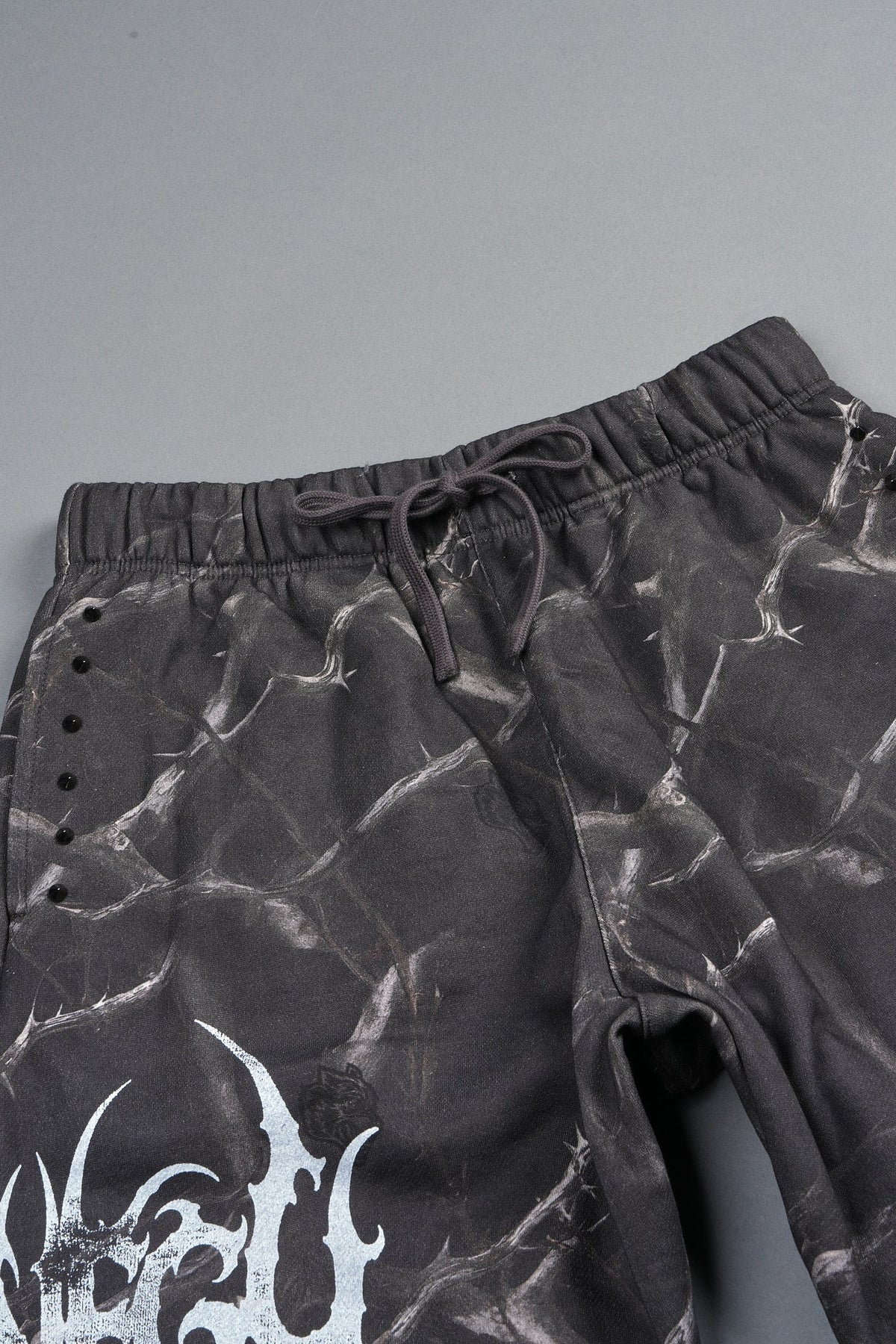 Ssddnfgu Raw Hem Oversized Post Lounge Sweat Shorts In Darc Thorns