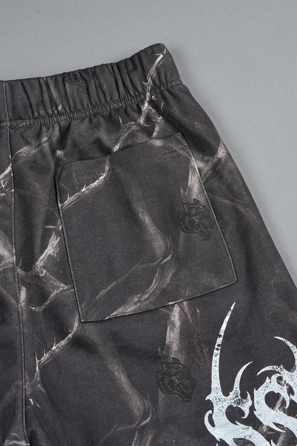 Ssddnfgu Raw Hem Oversized Post Lounge Sweat Shorts In Darc Thorns