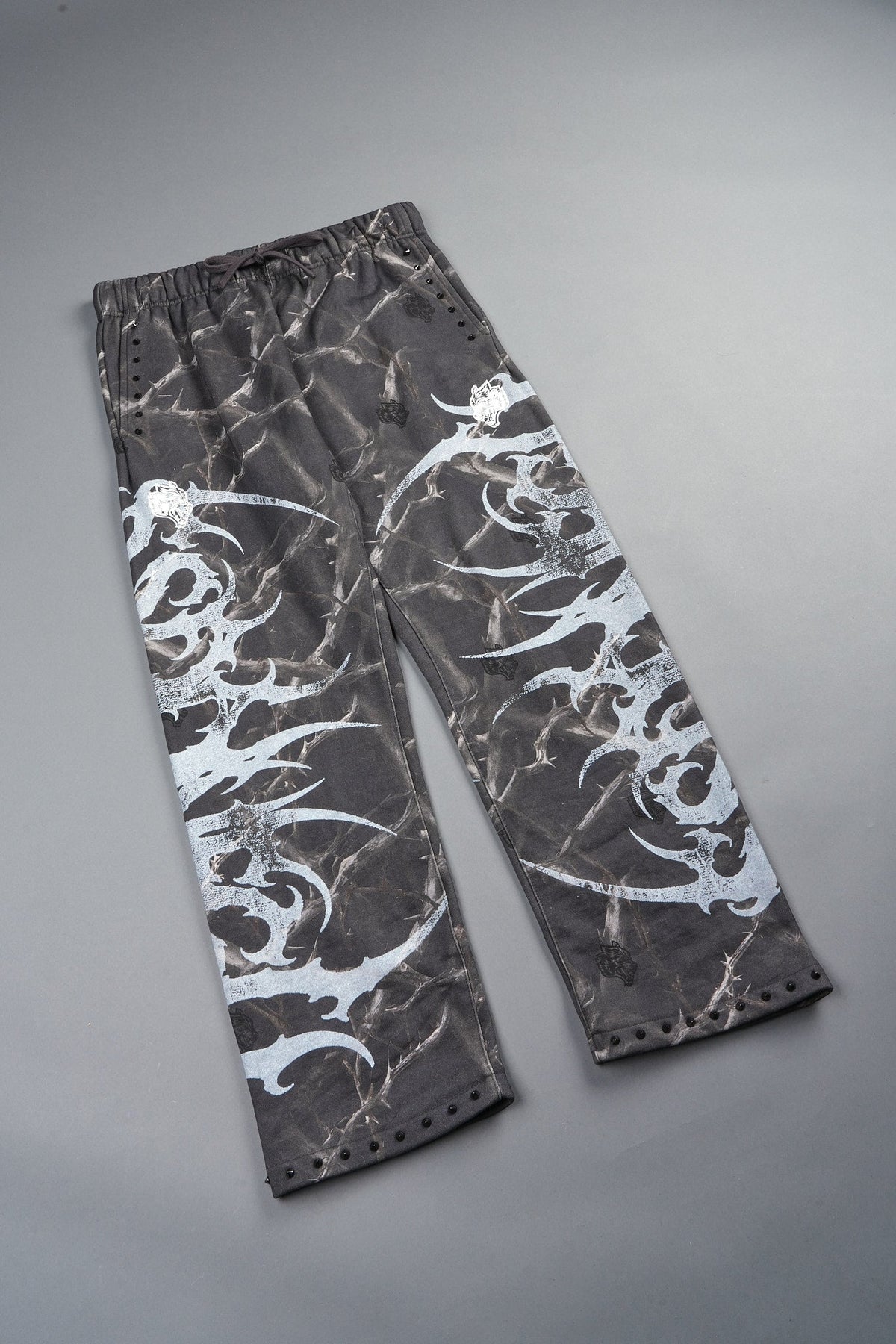 Ssddnfgu Bigelow Sweat Pants In Darc Thorns