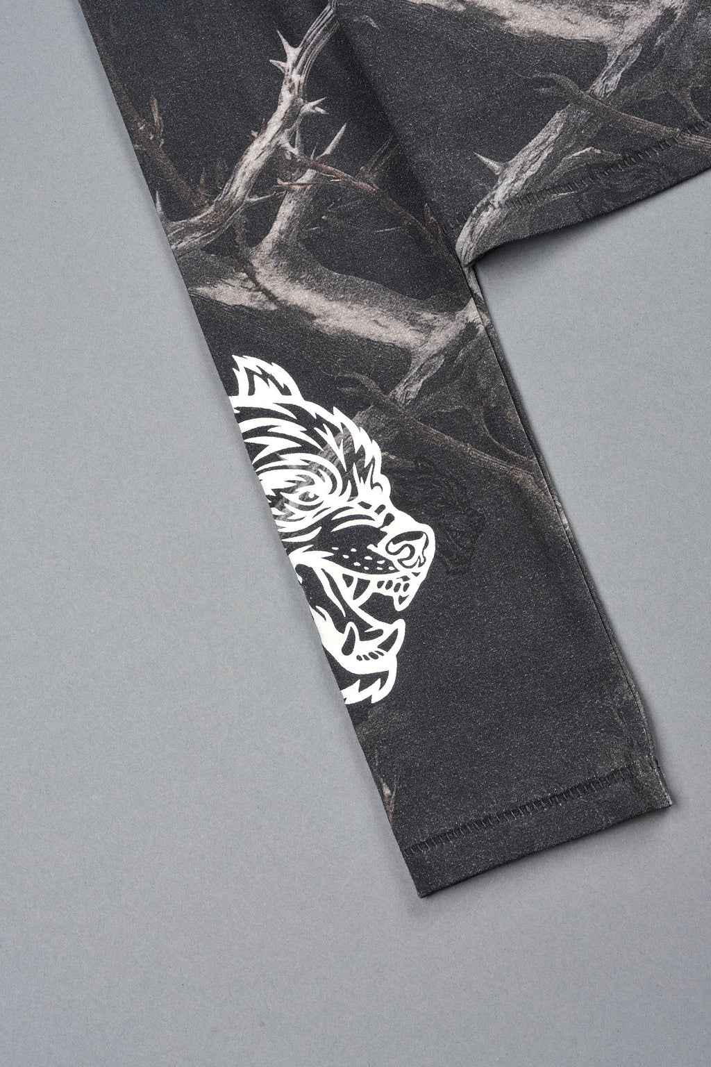 Hesh Chopper Eden Ls Tee In Darc Thorns