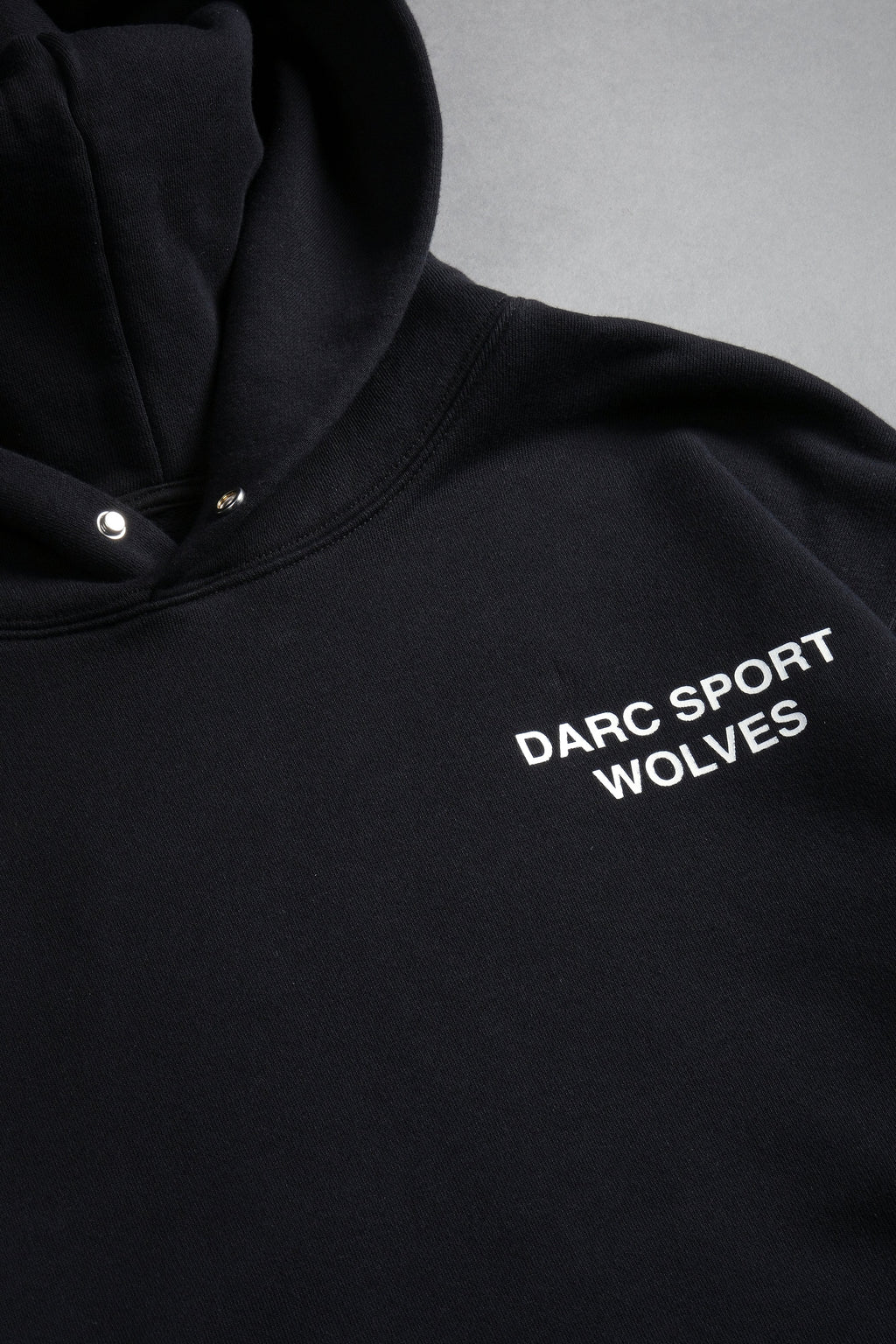 Darc Sport Wolves "Pierce" (Cropped) Hoodie in Black — imagem 7