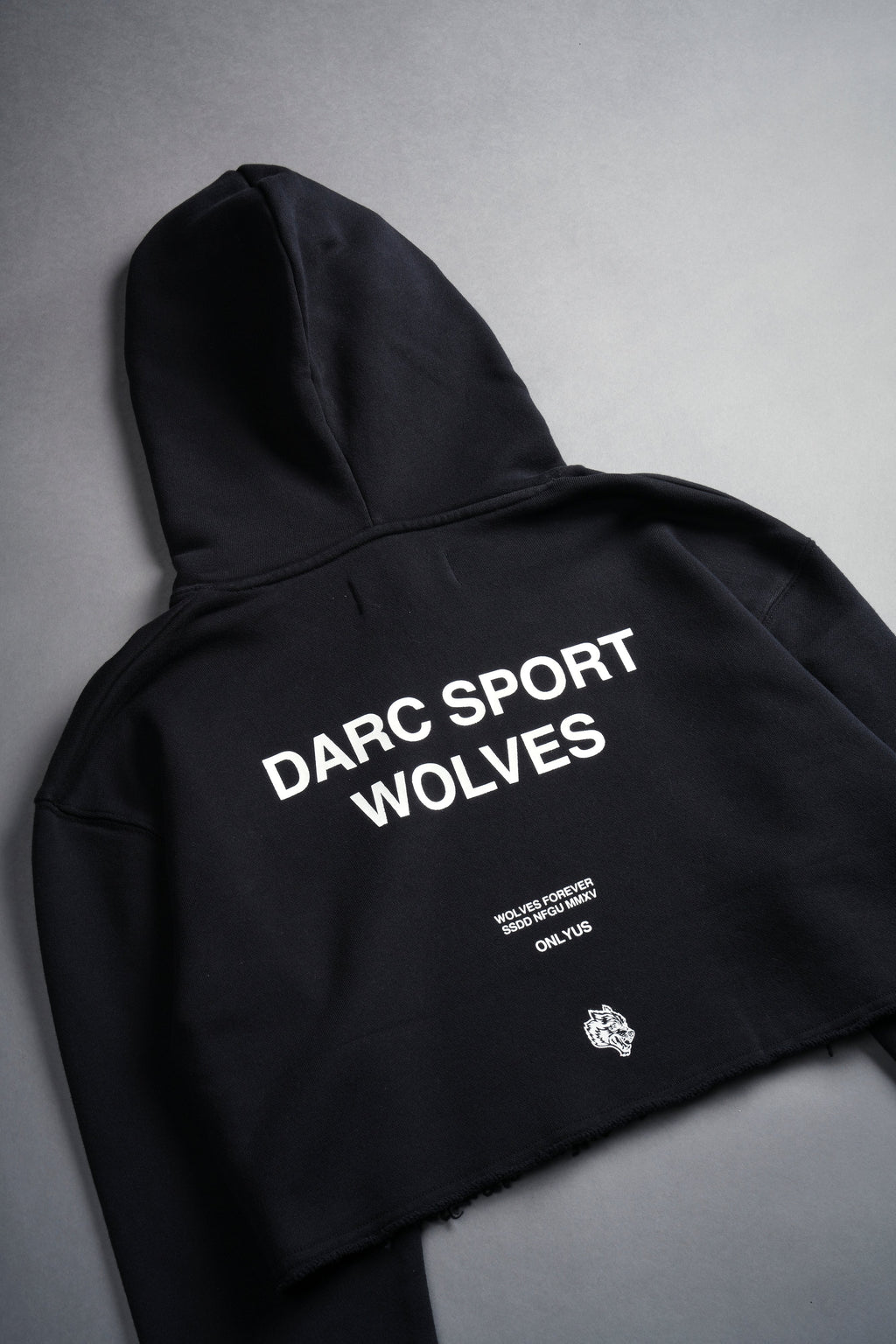 Darc Sport Wolves "Pierce" (Cropped) Hoodie in Black — imagem 8