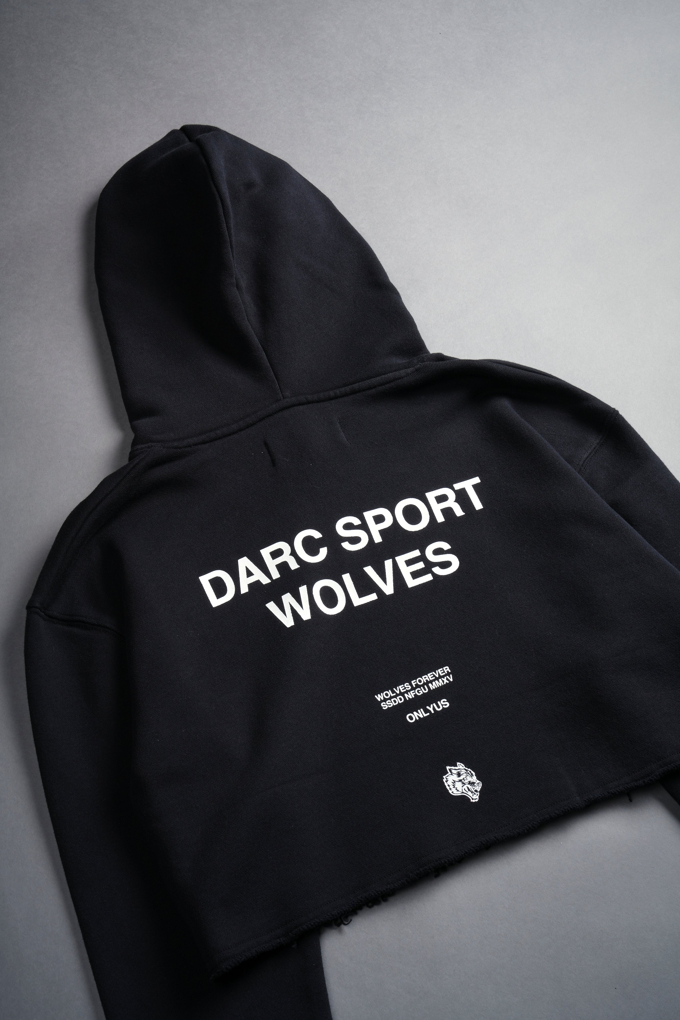 Darc Sport Wolves "Pierce" (Cropped) Hoodie in Black — imagem 8