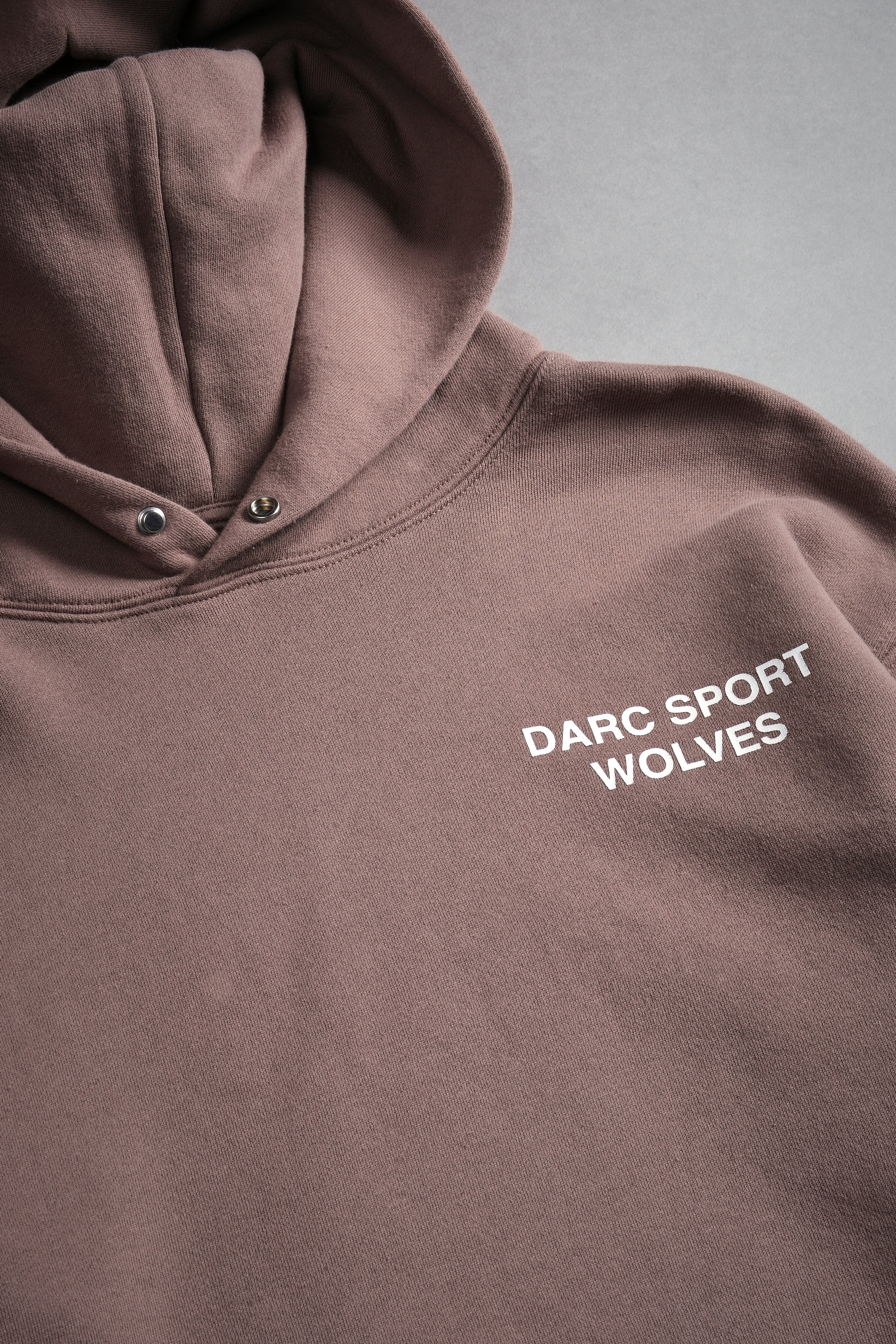 Darc Sport Wolves "Pierce" (Cropped) Hoodie in Norse Brown — imagem 7