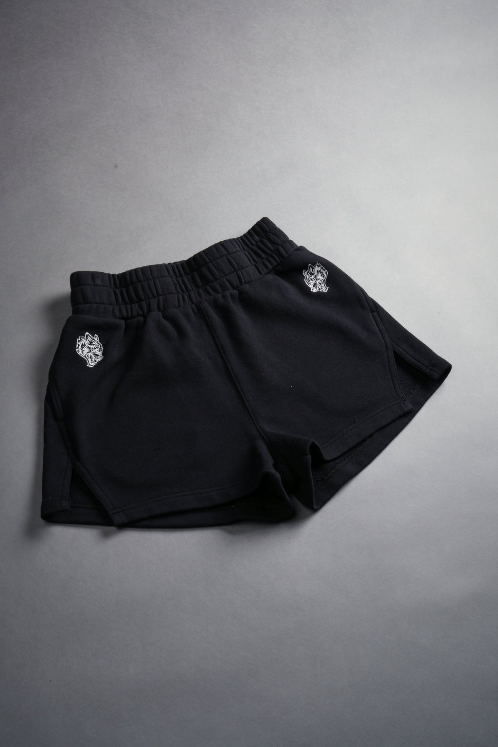 Conquer She Tyler Shorts in Black — imagem 5