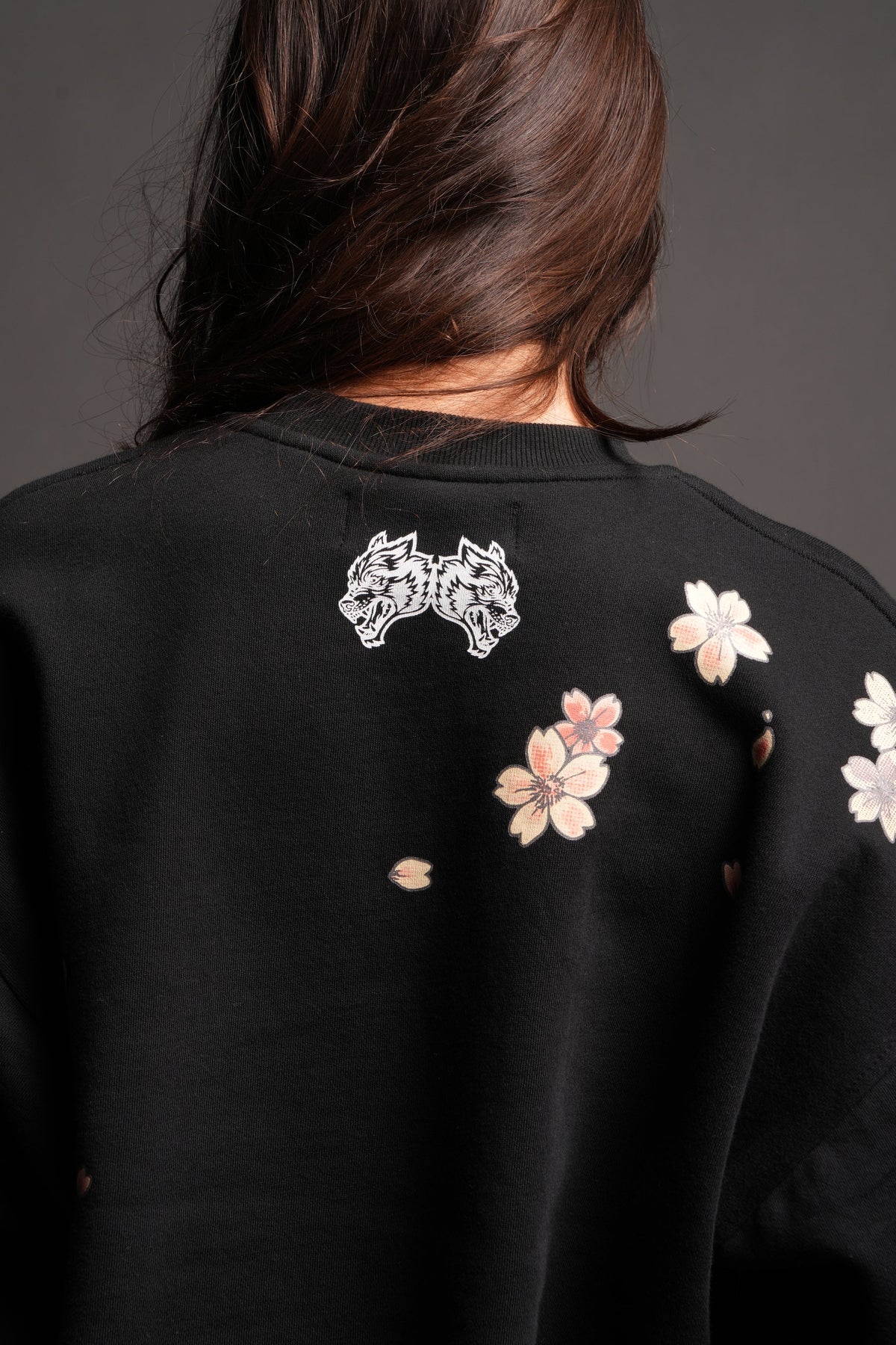 Box Sakura Cropped London Crewneck In Black — imagem 4