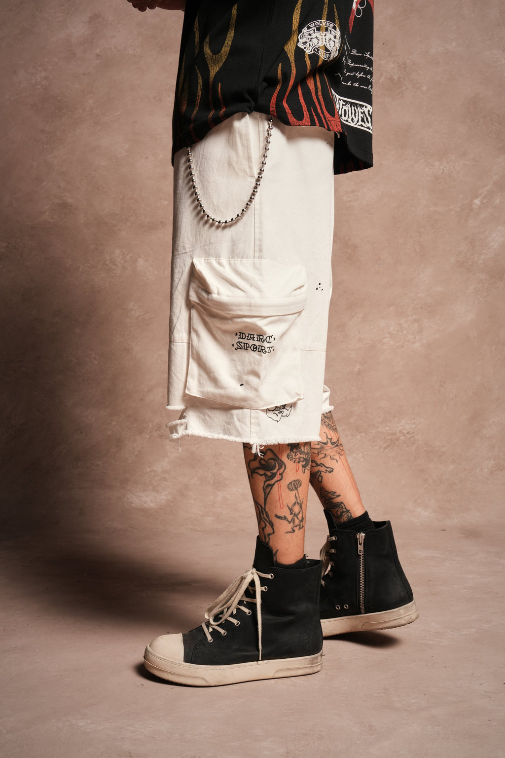 Darc Flash Duke Cargo Shorts in Cream
