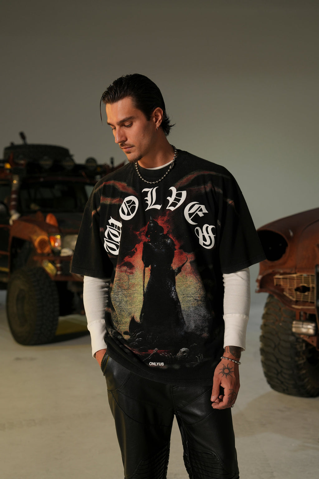Conquer "Premium" Oversized Tee in Black — imagem 2