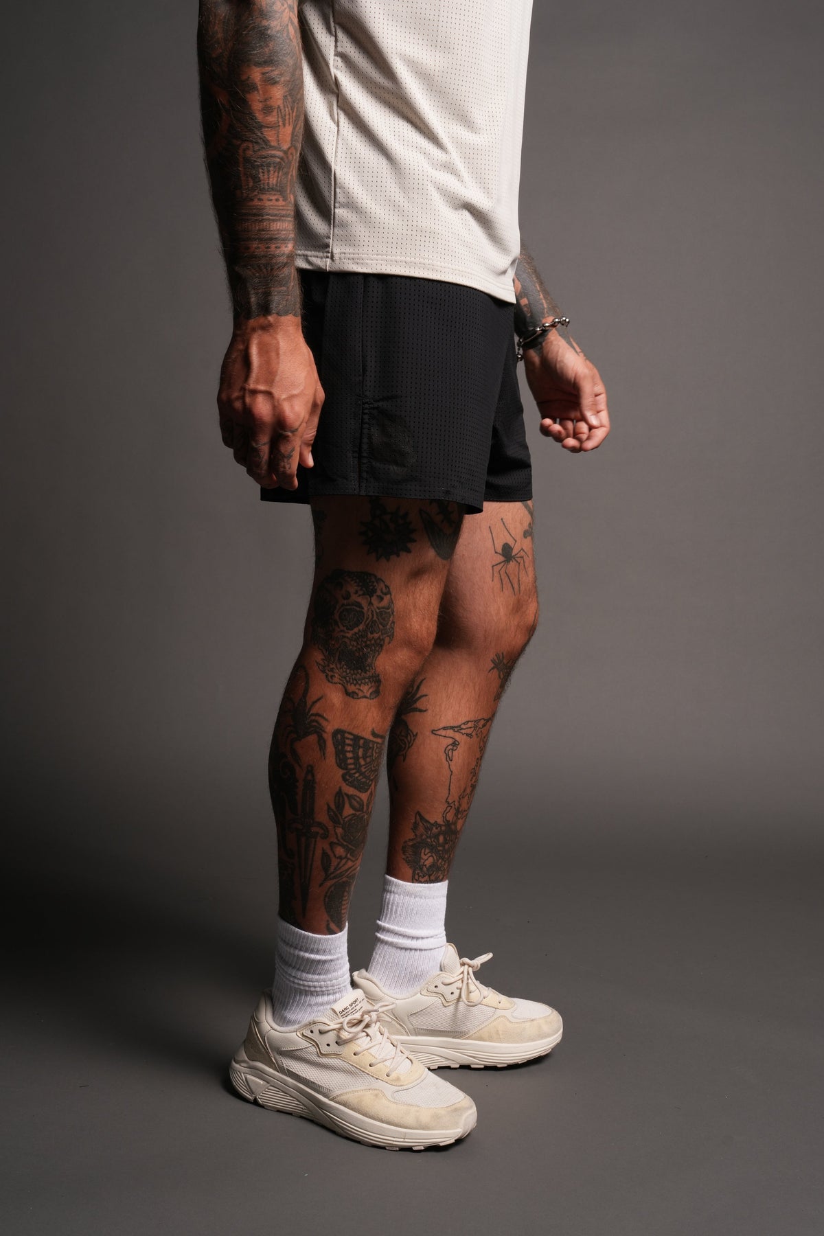Pyramid V3 Rocky Running Shorts In Black - imagem 5