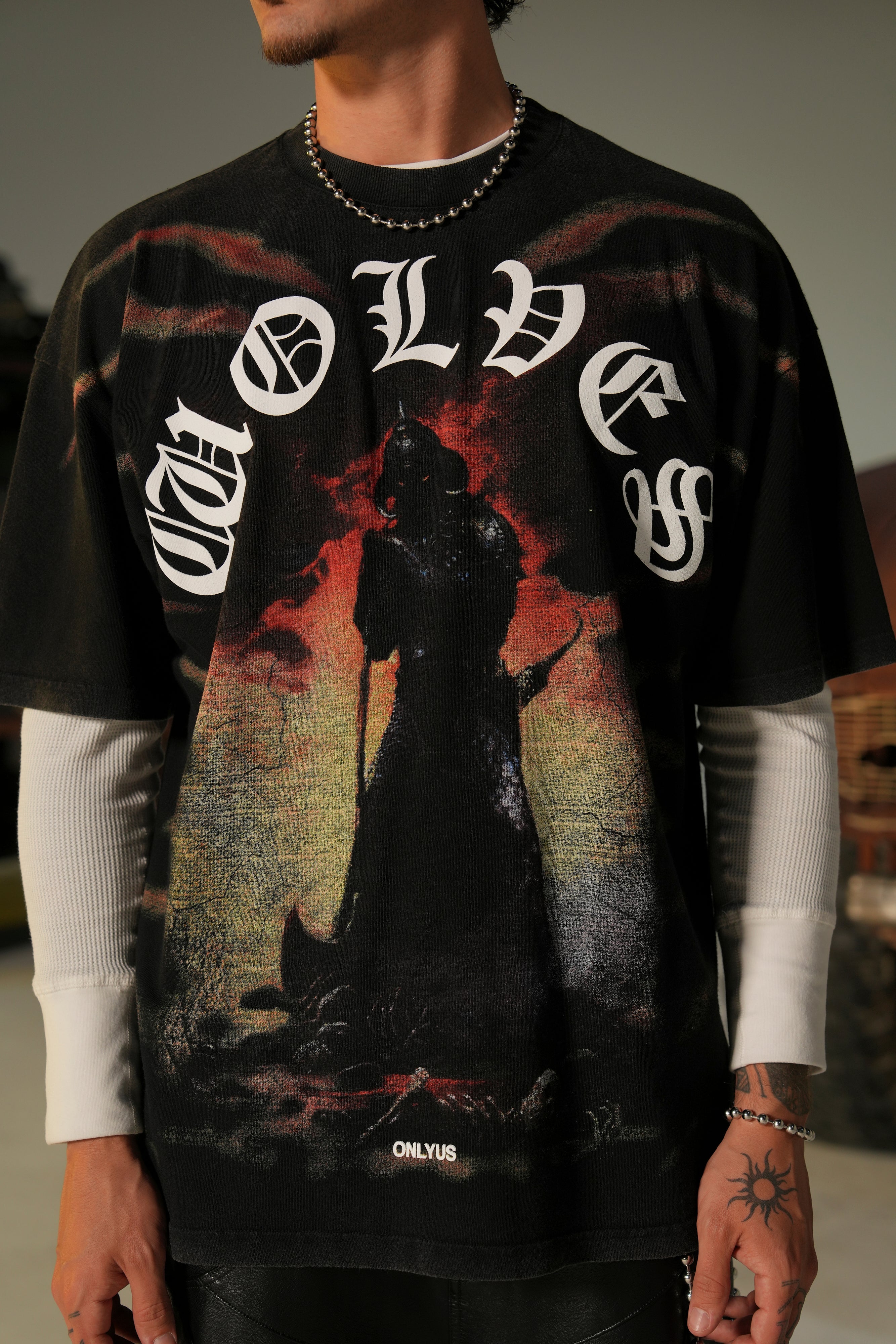Conquer "Premium" Oversized Tee in Black — imagem 5