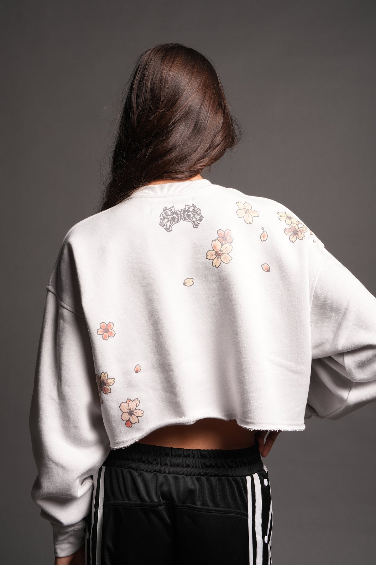 Box Sakura Cropped London Crewneck In Stone — imagem 2