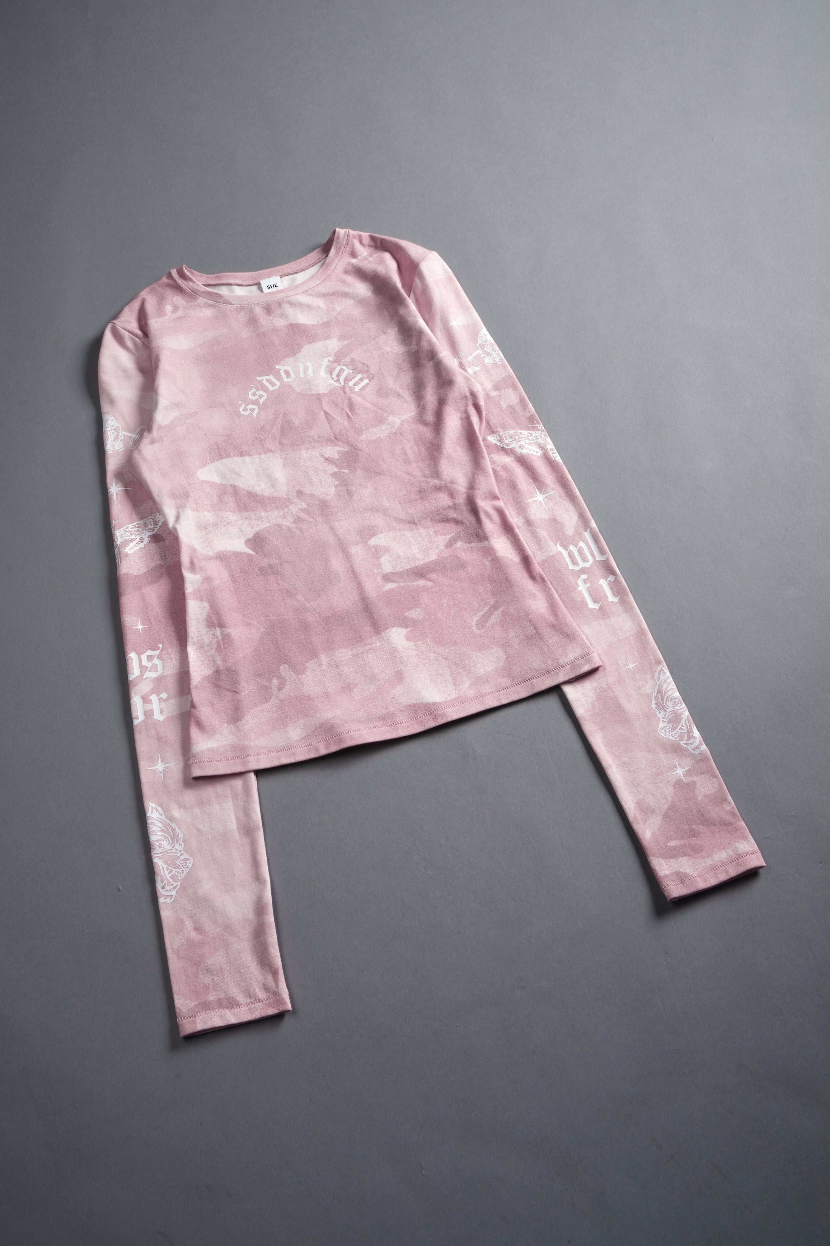 FRVR in the Stars "Eden" L/S Tee in Blush Vintage Woodland Camo — imagem 3
