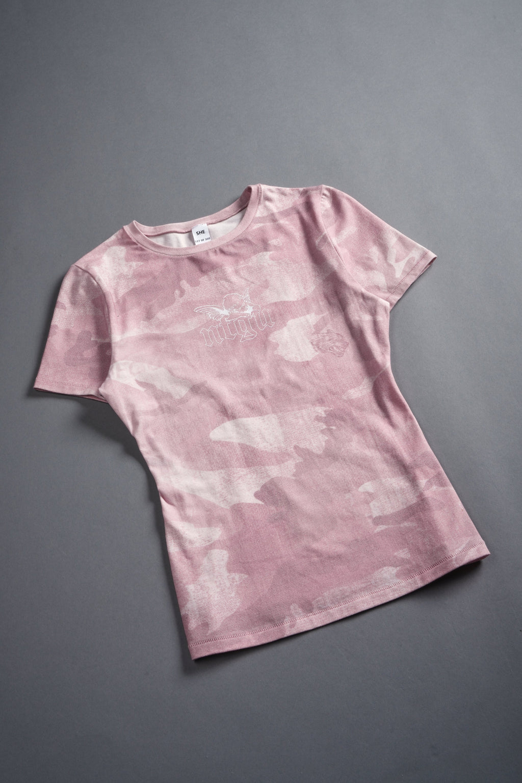 Cherub NFGU "Eden" S/S Tee in Blush Vintage Woodland Camo — imagem 3