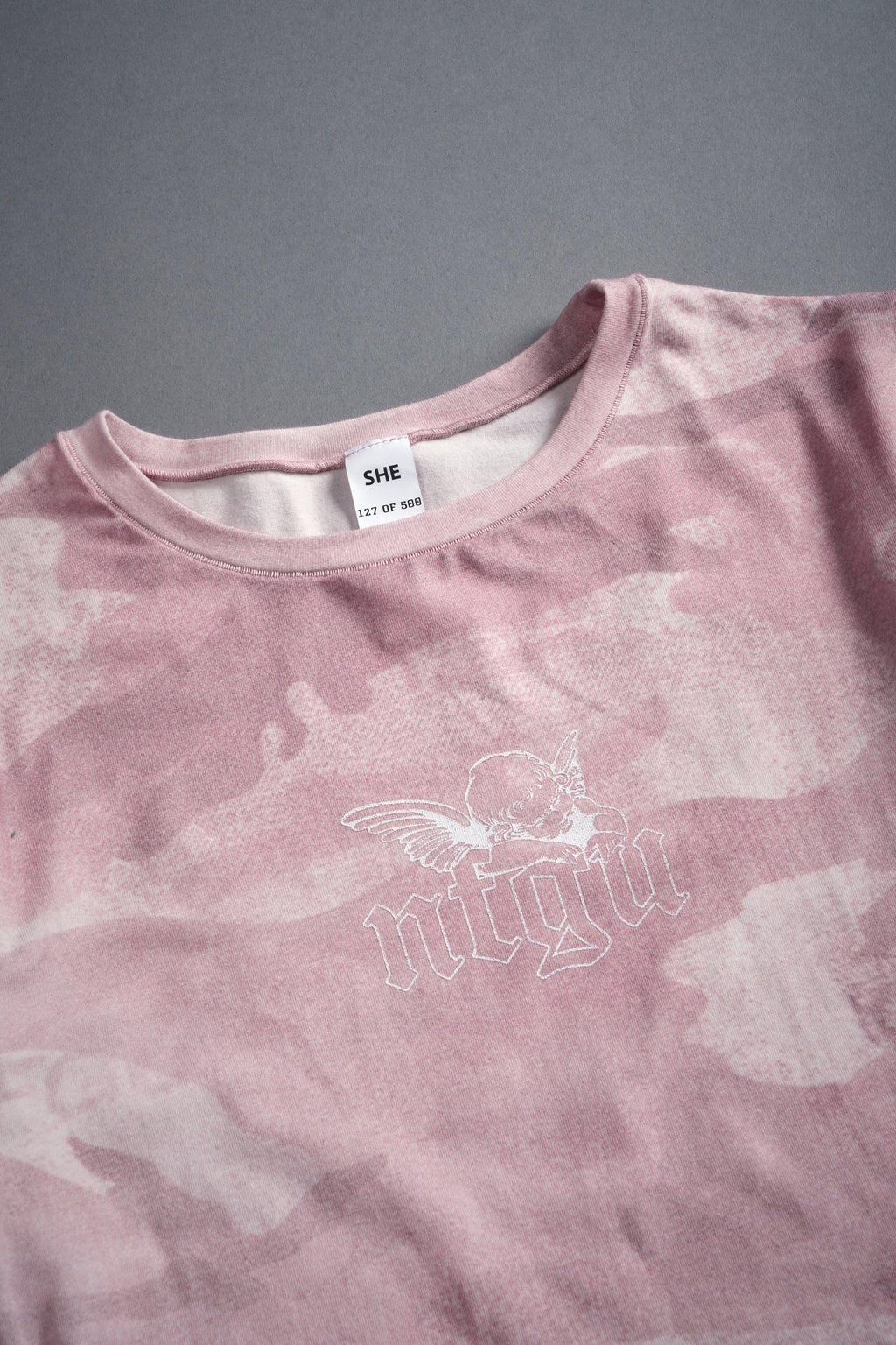 Cherub NFGU "Eden" S/S Tee in Blush Vintage Woodland Camo — imagem 4