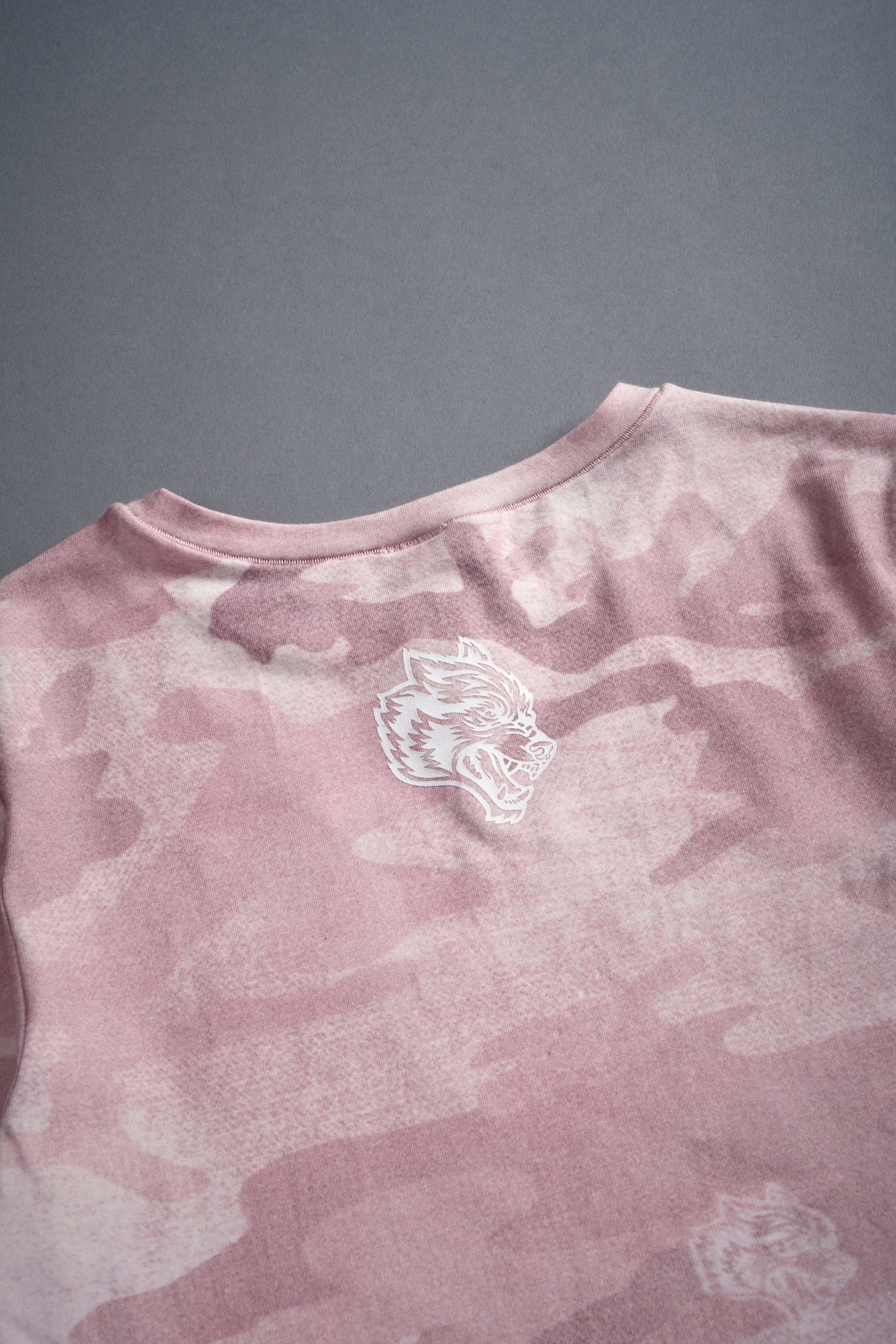 Cherub NFGU "Eden" S/S Tee in Blush Vintage Woodland Camo — imagem 5