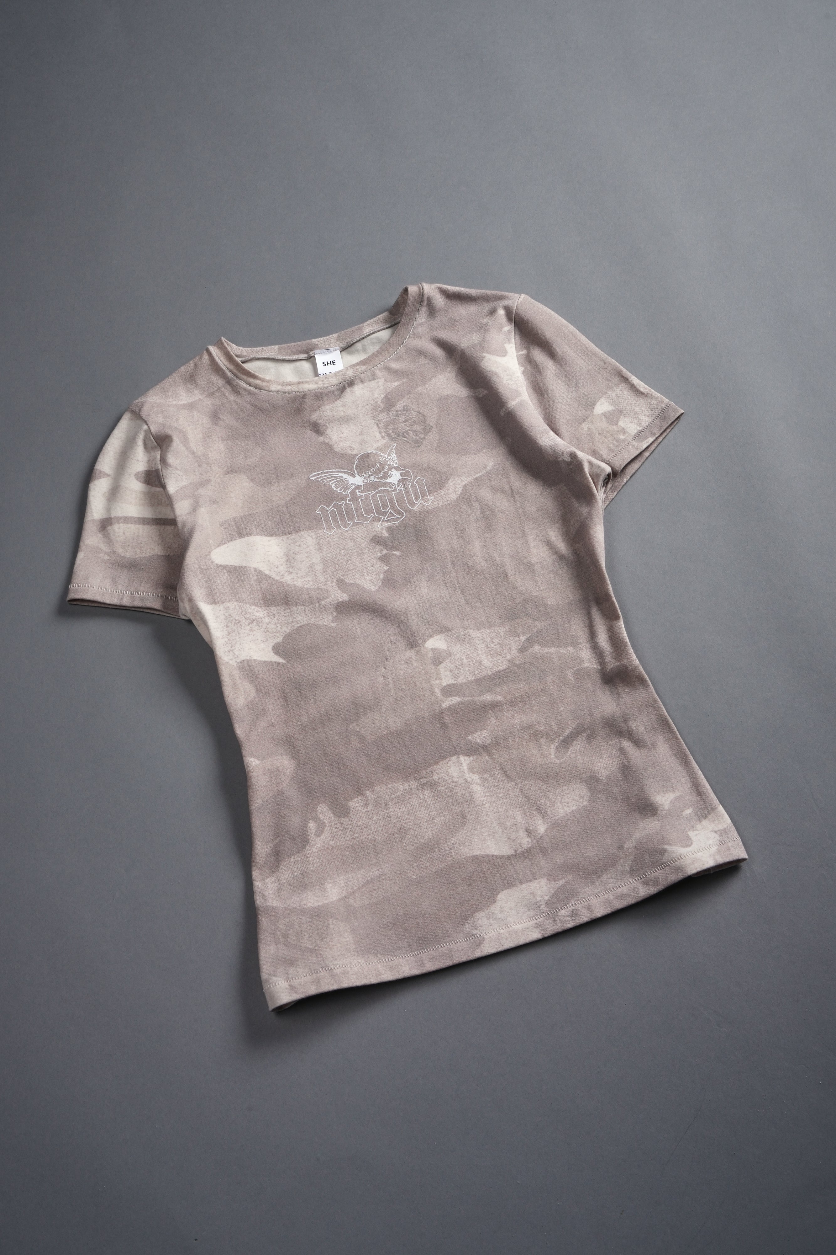 Cherub NFGU "Eden" S/S Tee in Clay Vintage Woodland Camo — imagem 3