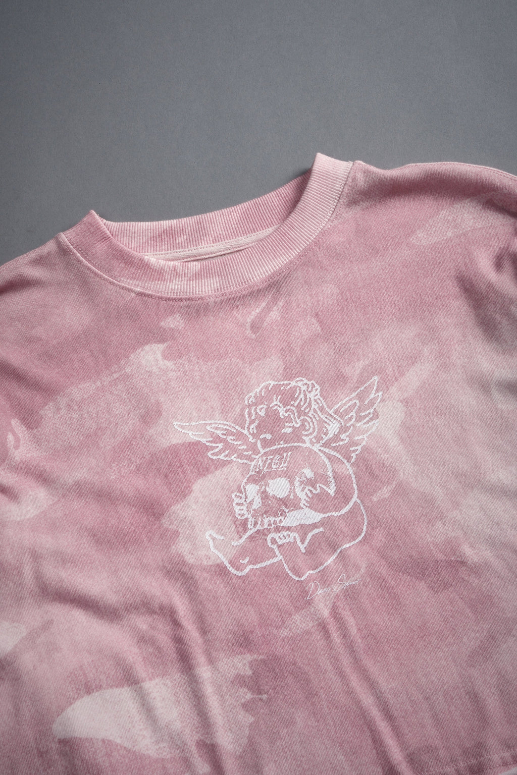 Cherub and the Skull "Premium" Oversized Cropped L/S Tee in Blush Vintage Woodland Camo — imagem 11