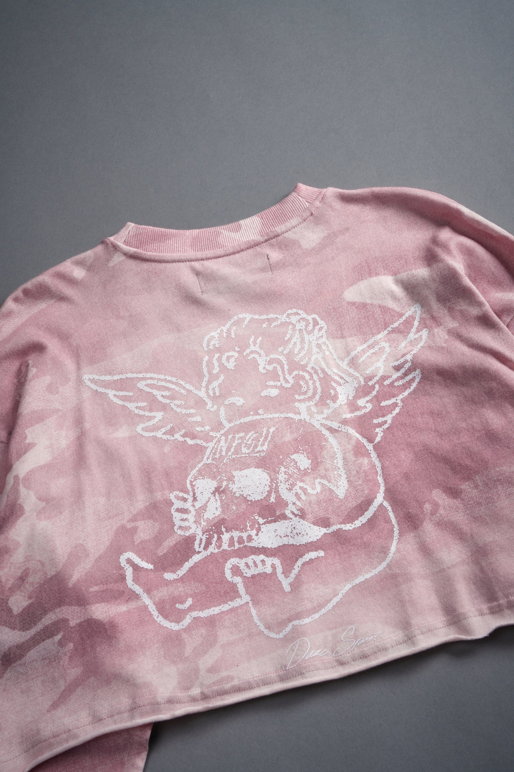 Cherub and the Skull "Premium" Oversized Cropped L/S Tee in Blush Vintage Woodland Camo — imagem 9