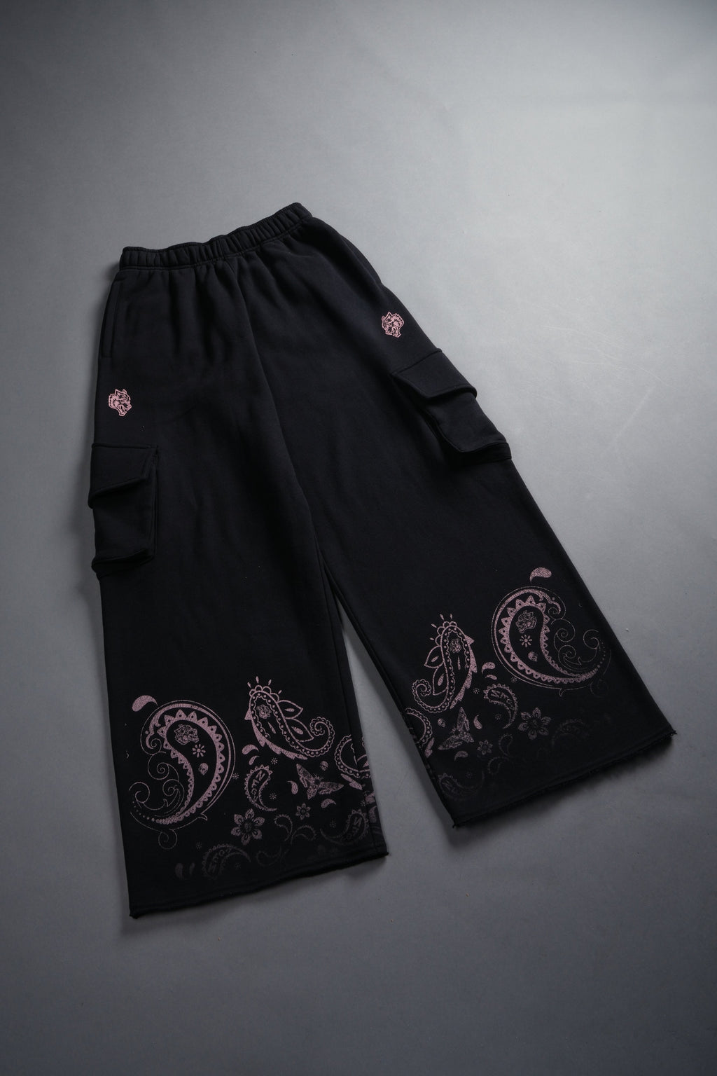 Faded Paisley Durst Cargo Sweats in Black — imagem 3