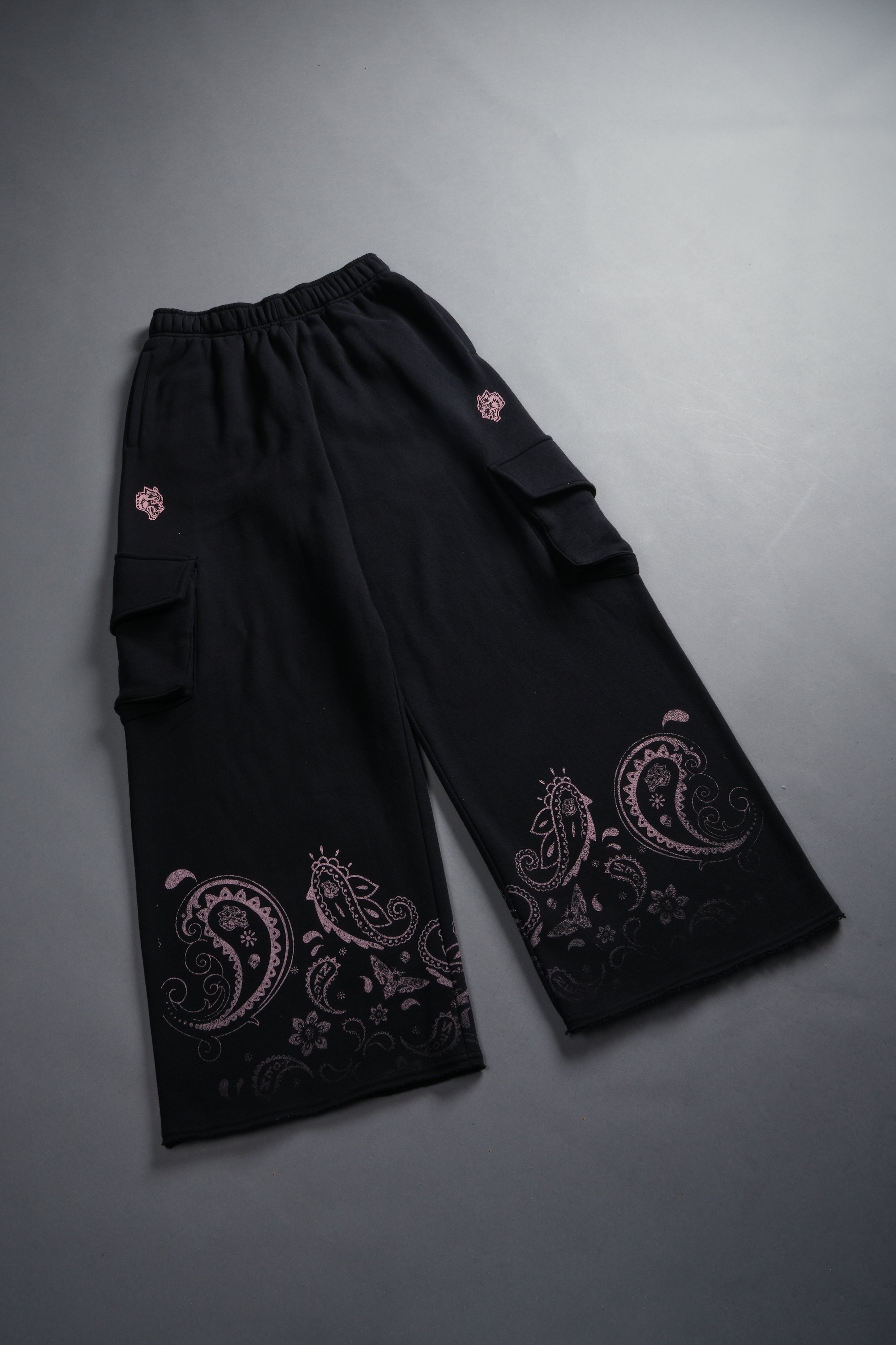 Faded Paisley Durst Cargo Sweats in Black — imagem 3