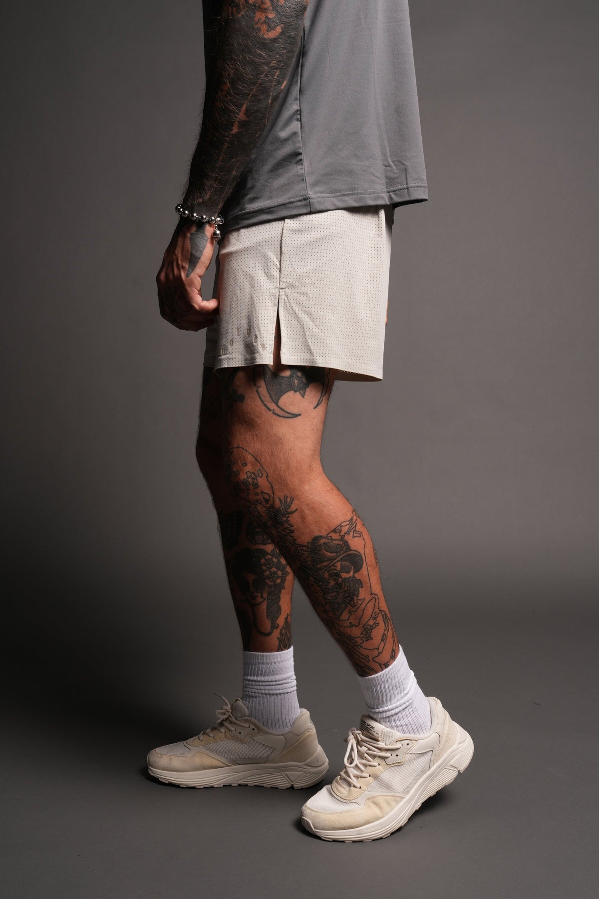 Pyramid V3 Rocky Running Shorts In Cream - imagem 4