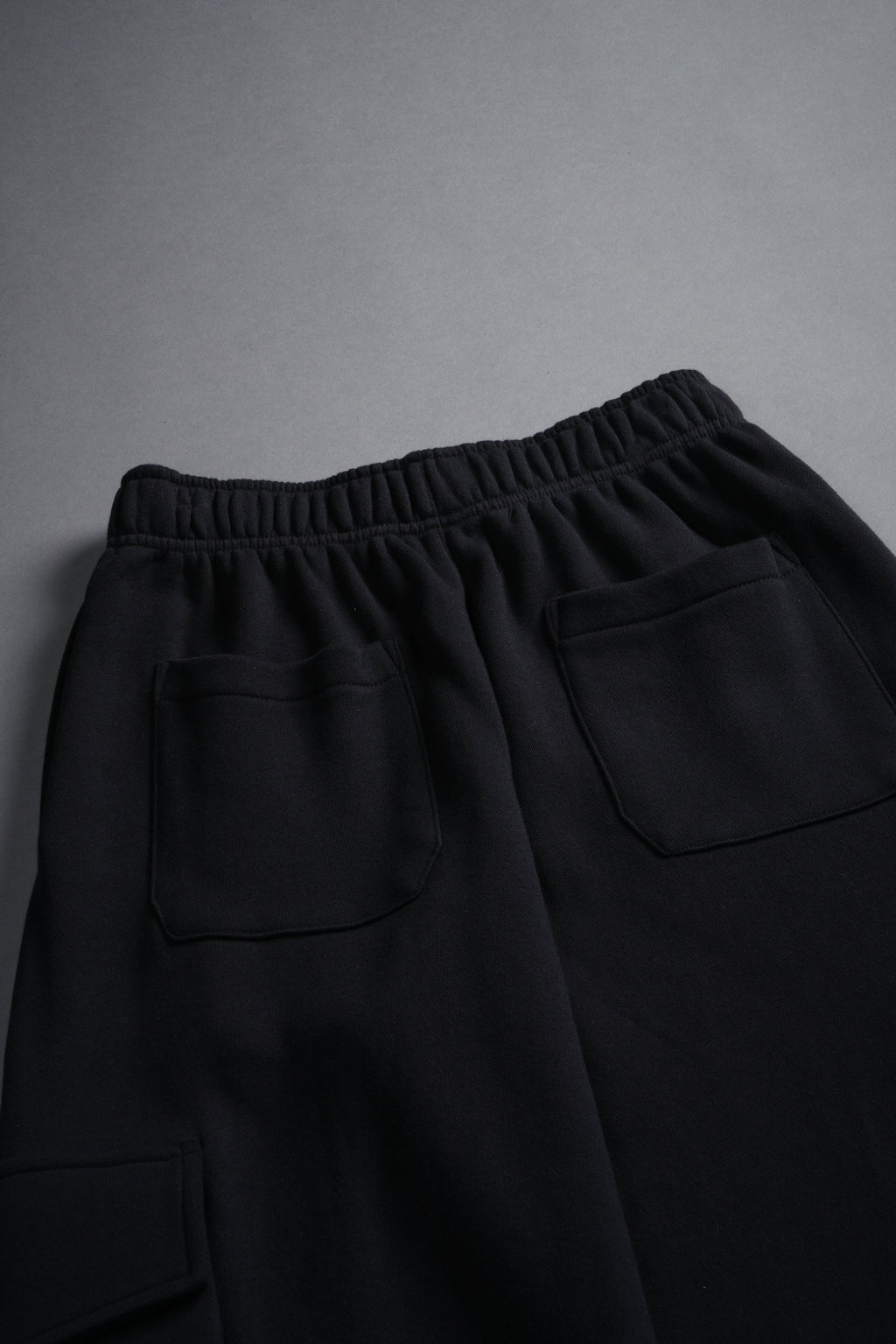 Faded Paisley Durst Cargo Sweats in Black — imagem 5