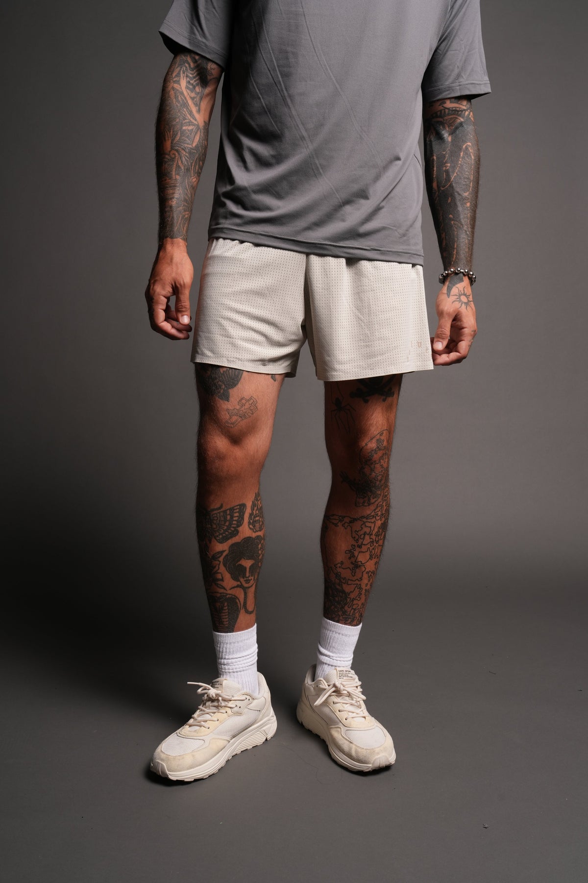 Pyramid V3 Rocky Running Shorts In Cream - imagem 2
