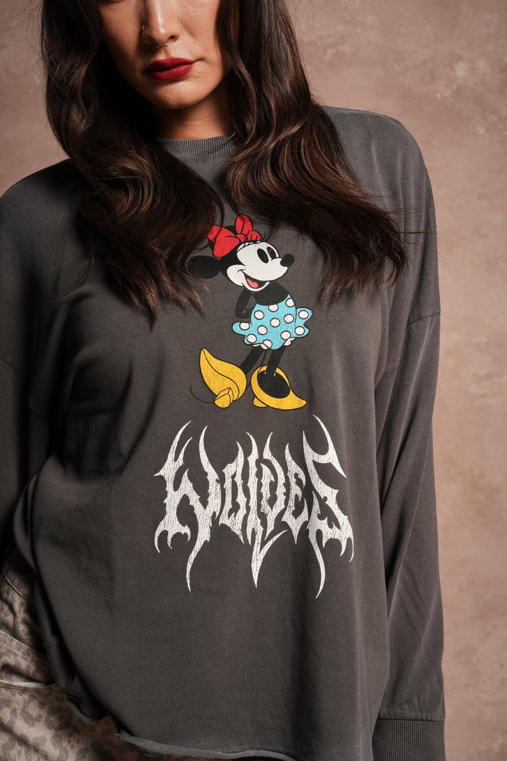 Minnie Mouse Hesh Premium Box Cut Ls Tee in Wolf Gray