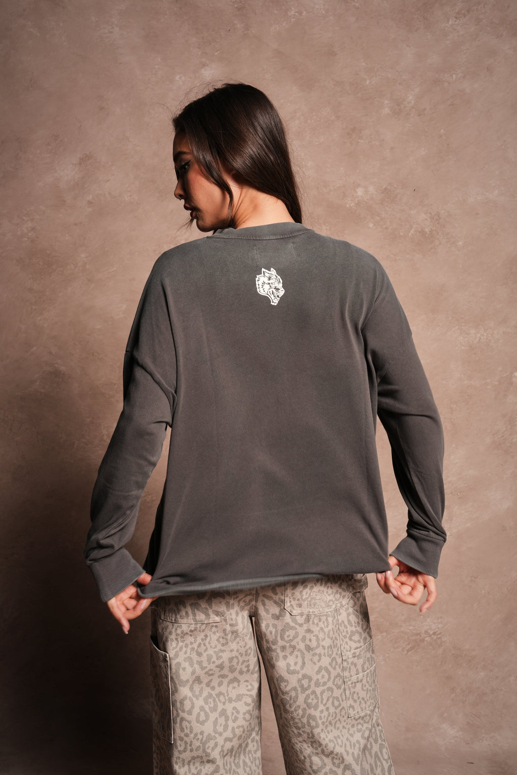 Minnie Mouse Hesh Premium Box Cut Ls Tee in Wolf Gray