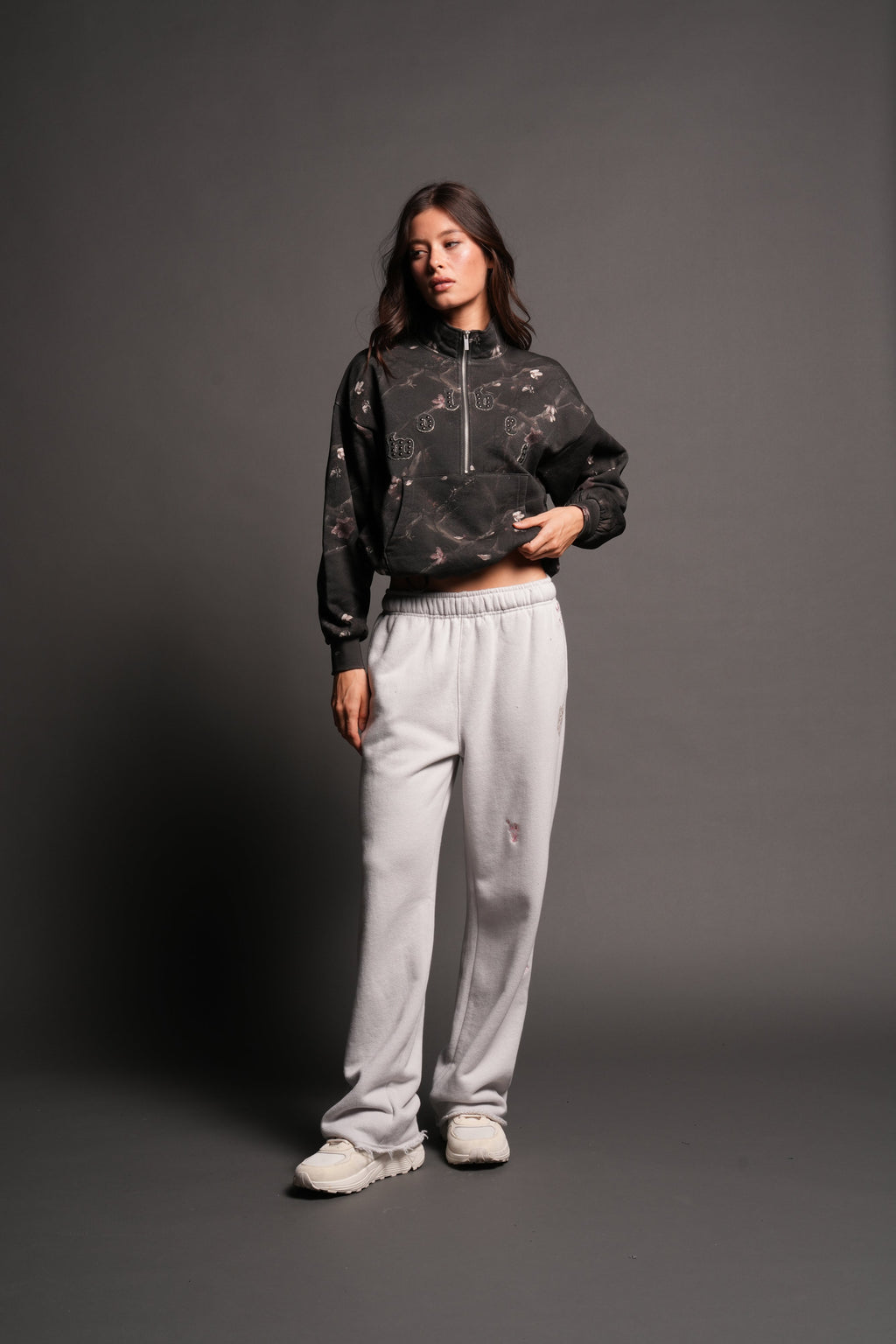 Stud Pyramid She Everson Mockneck Sweater In All Of Us Camo - imagem 3