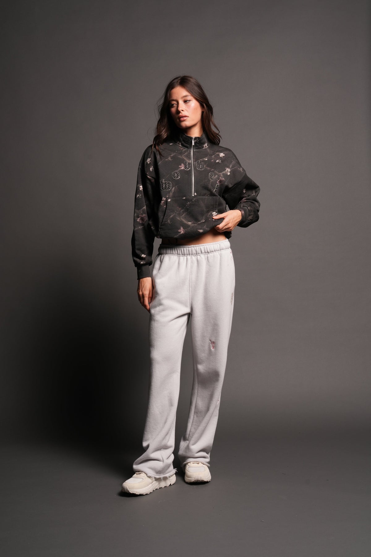 Stud Pyramid She Everson Mockneck Sweater In All Of Us Camo - imagem 3