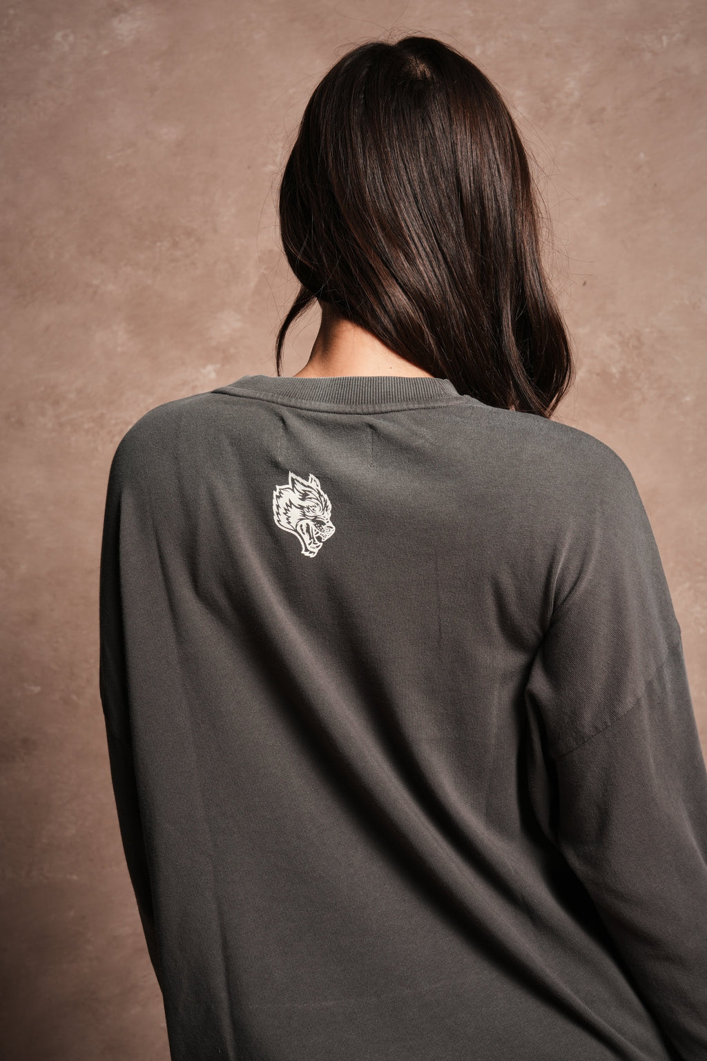 Minnie Mouse Hesh Premium Box Cut Ls Tee in Wolf Gray