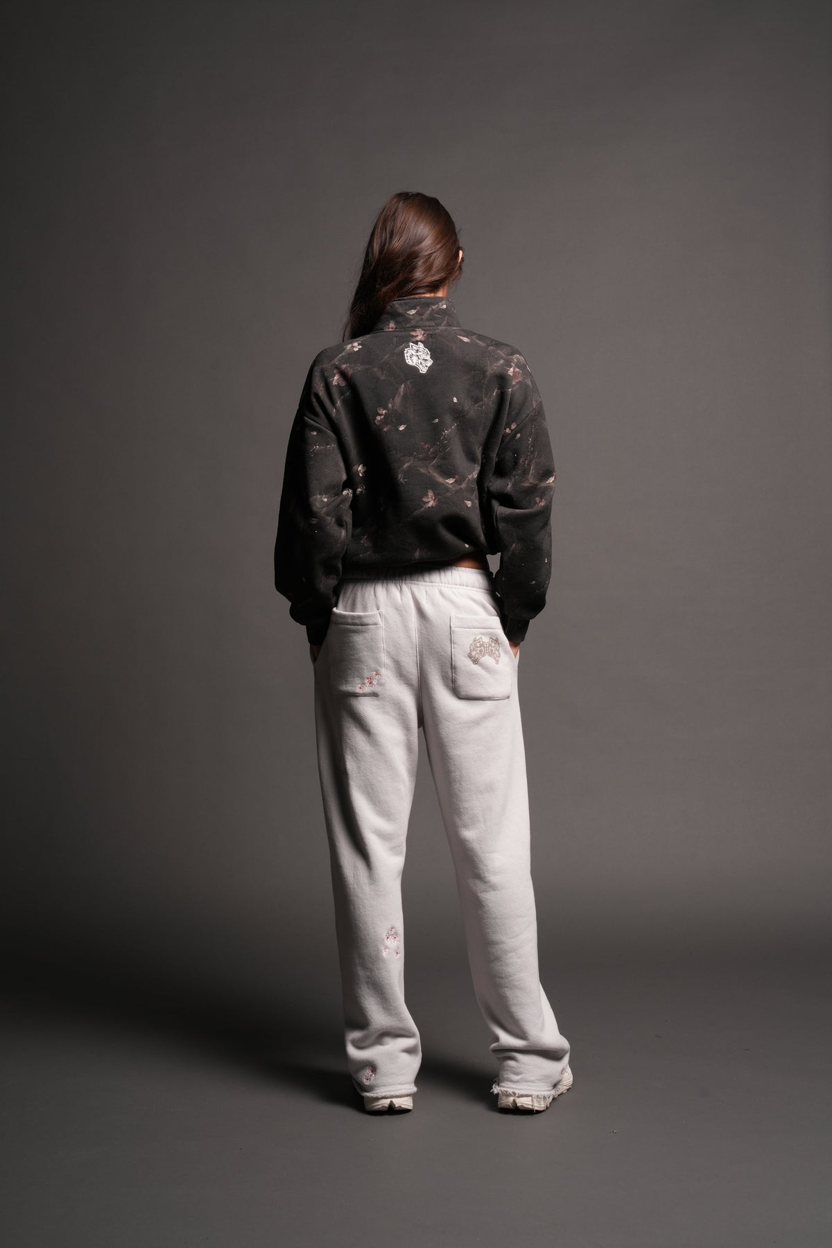 Stud Pyramid She Everson Mockneck Sweater In All Of Us Camo - imagem 4